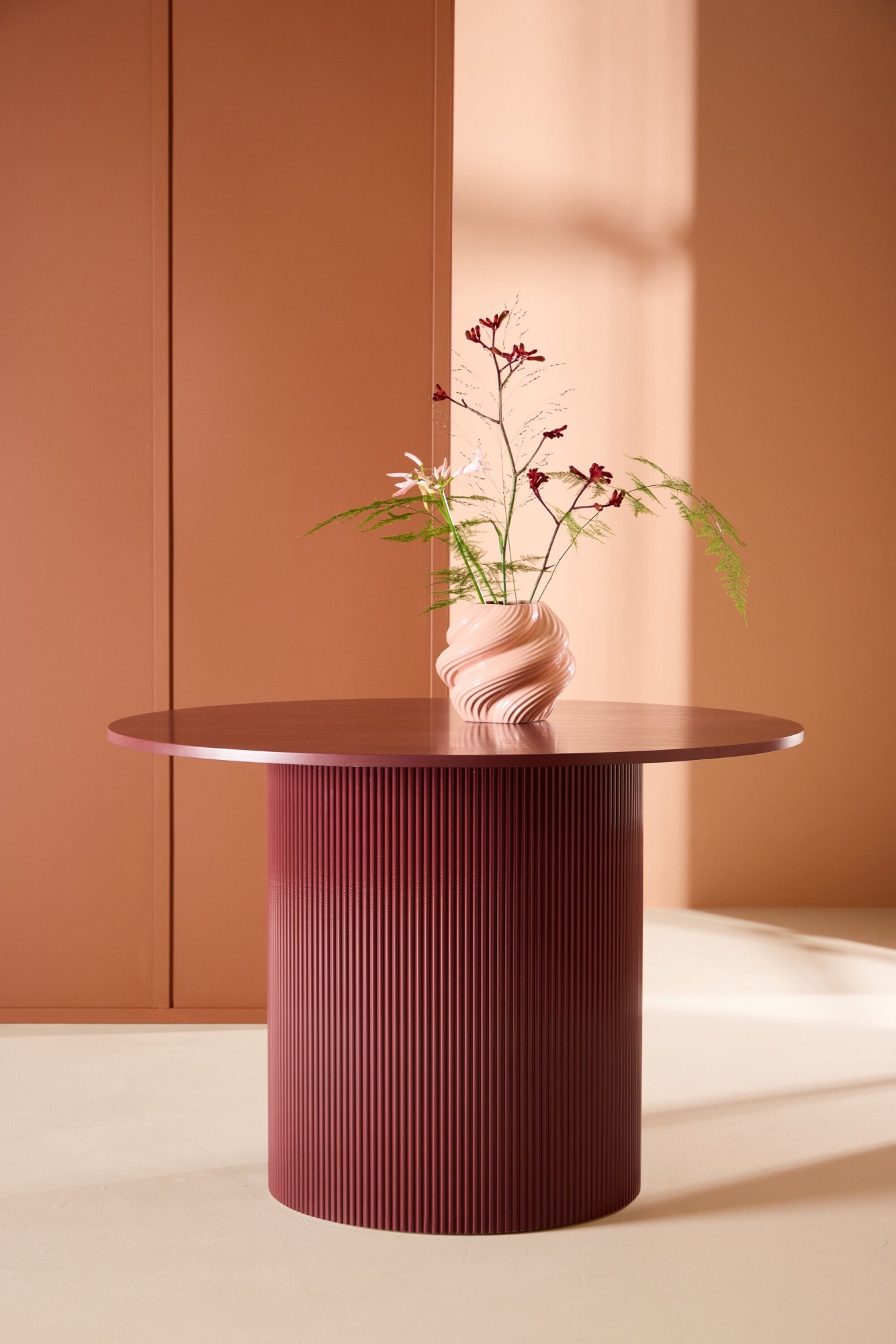Venture Home Esstisch "Lenox, runder Esstisch in tiefem Bordeauxrot, kraftvoll, Ø 110 cm" Esszimmertisch, MDF, einheitlich bordeaux, rund, modern, elegant