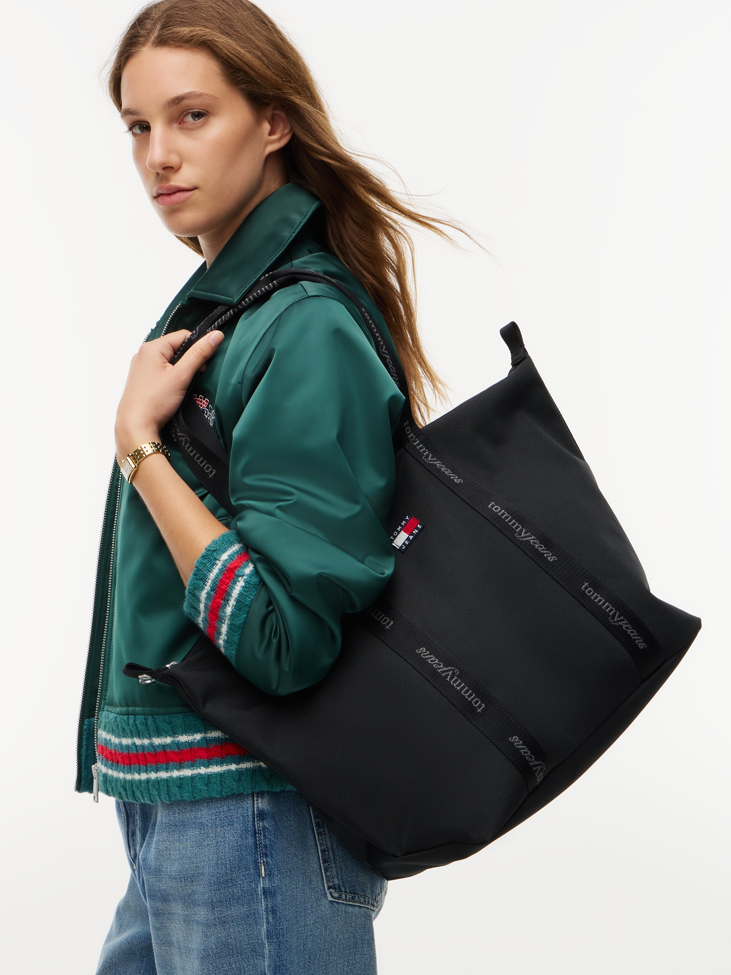 Tommy Jeans Handtasche »TJW ESS DAILY TOTE« Damen Schultertasche mit logobedruckten Tragegriffen