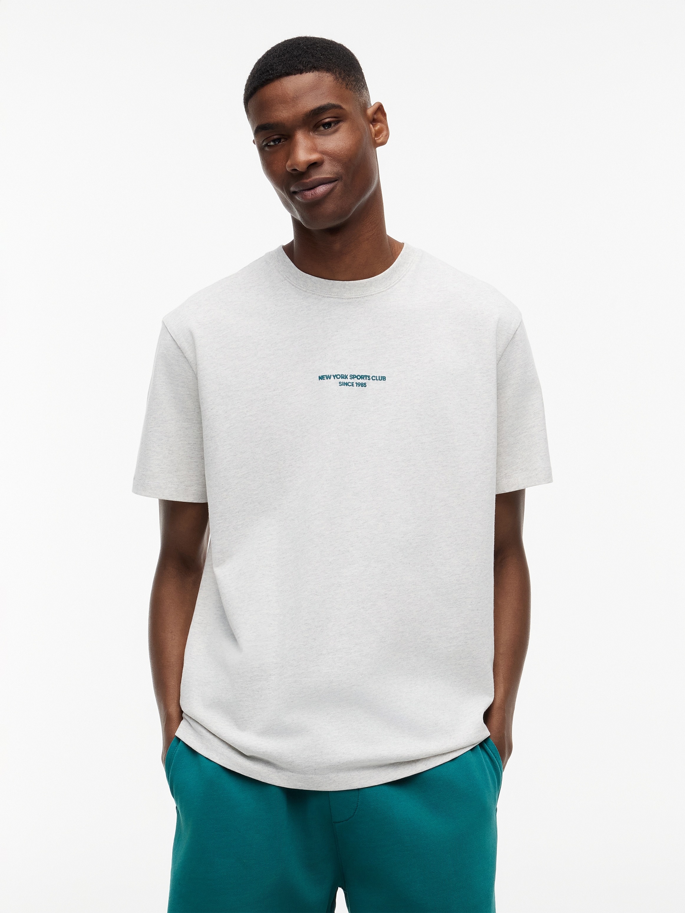 Tommy Jeans "TJM RELAX FIT SAILBOAT" aus Jersey mit Rückengrafik