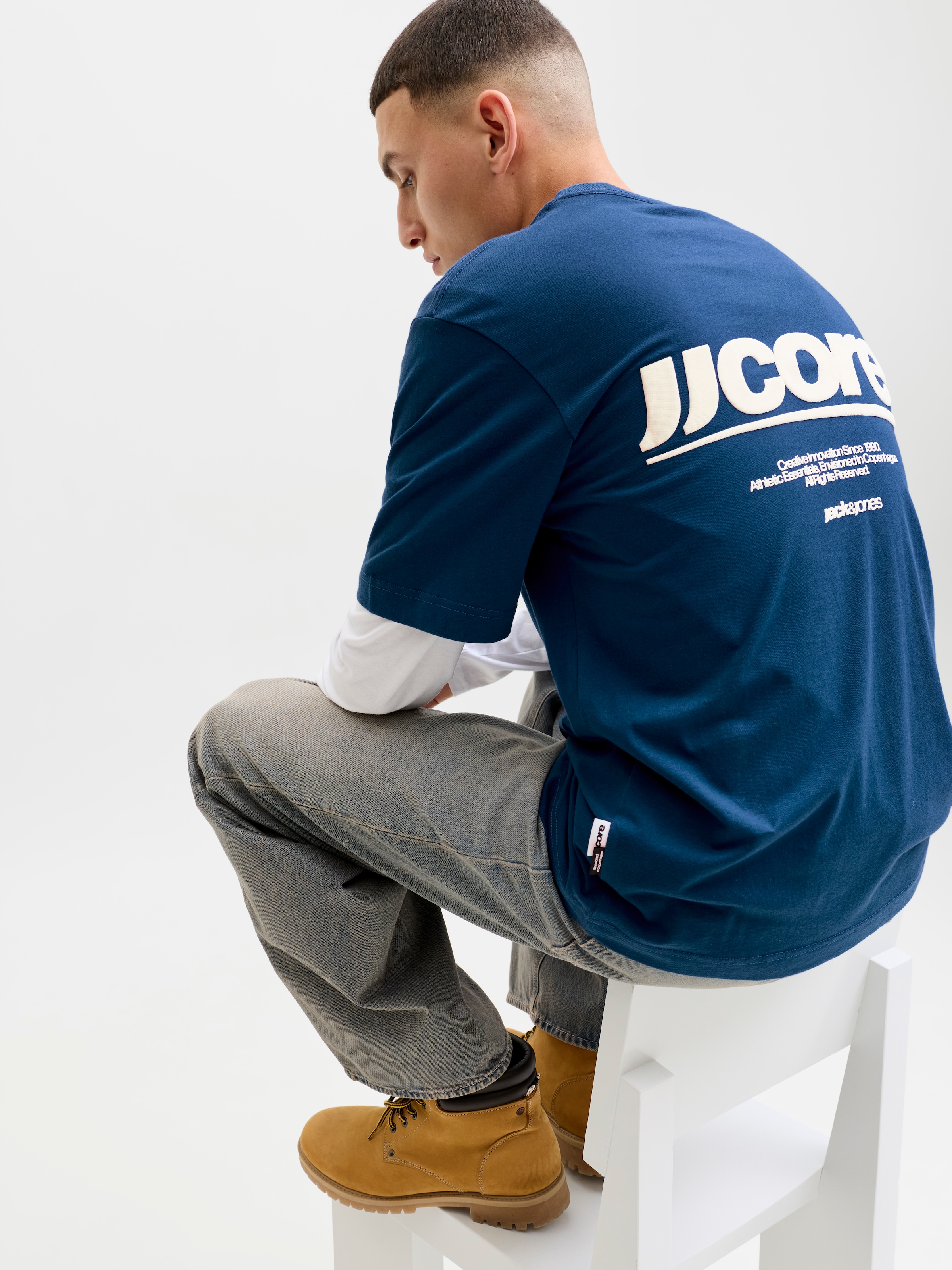 Jack & Jones T-Shirt "JCOCLUB BACK TEXT PRNT TEE SS CREW SN" mit Print günstig online kaufen