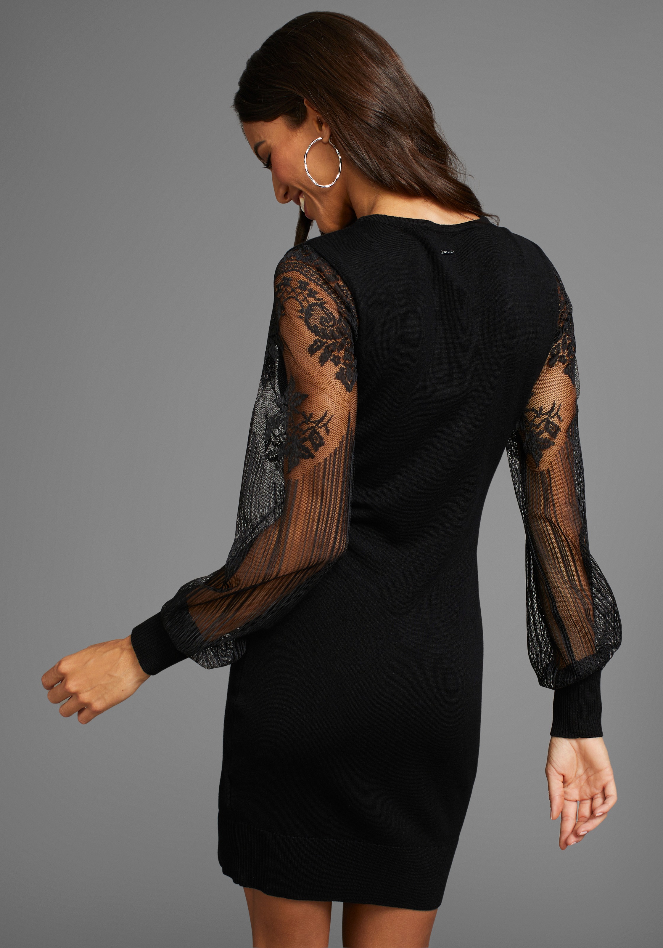 Laura Scott Strickkleid Ohne Taschen mit edlen Spitzenärmeln und tiefem V-n günstig online kaufen