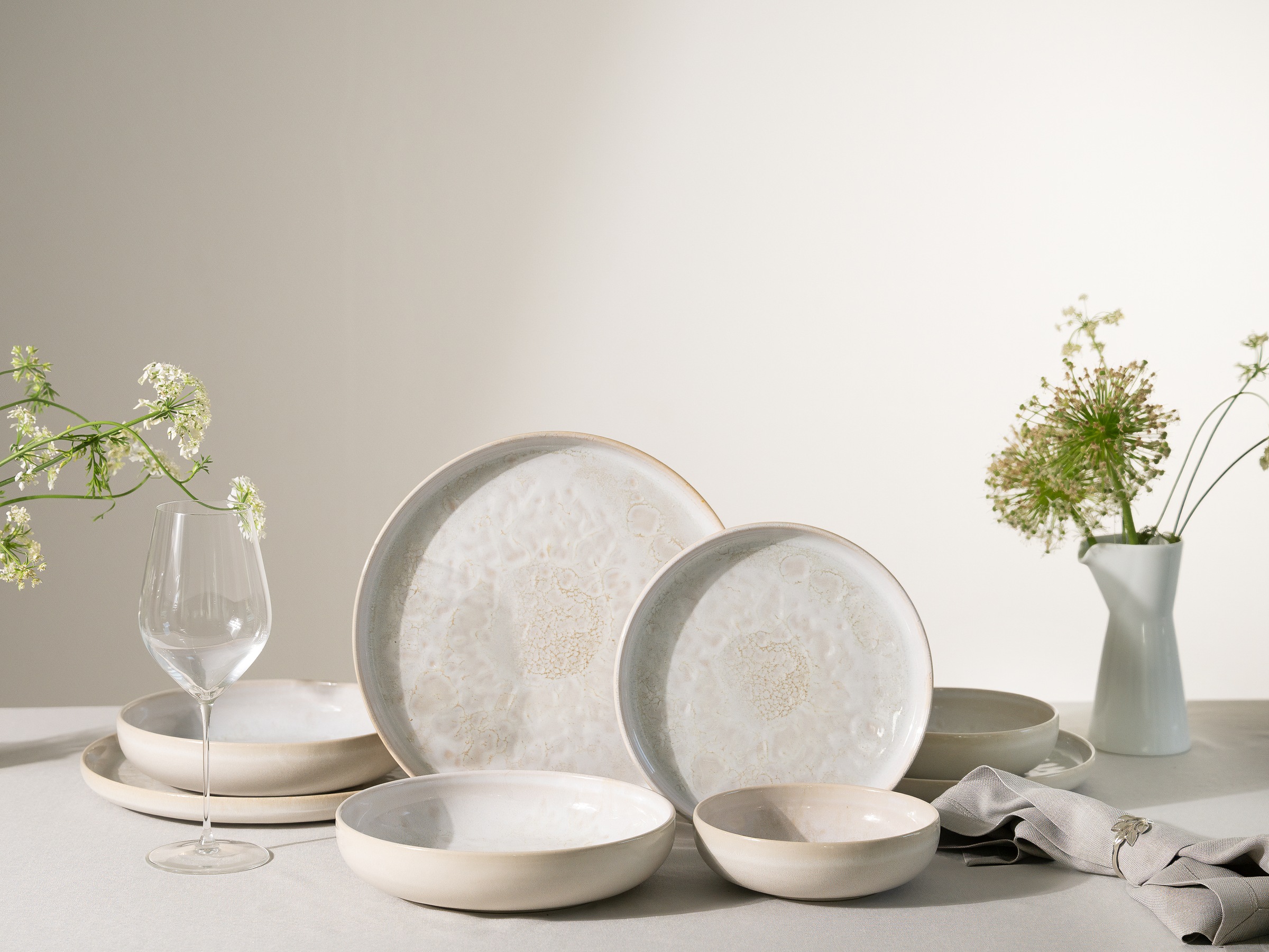 CreaTable Teller-Set »Yuki, Geschirr-Set, 8-tlg.« Sanfter Weißton, Spülmaschinengeeignet, mikrowellengeeignet