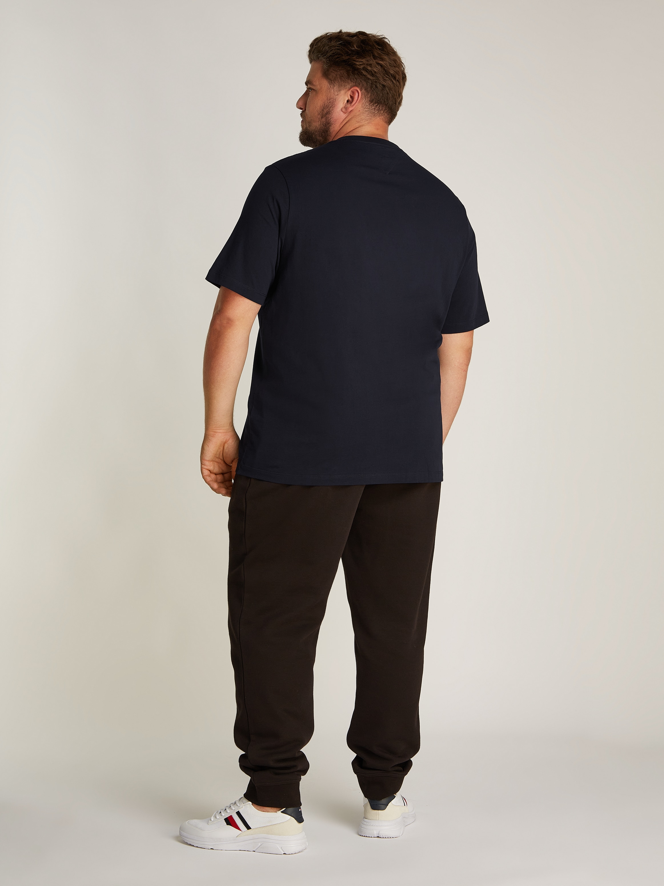 Tommy Hilfiger Big & Tall Rundhalsshirt »BT-SCRIPT LOGO TEE-B«, in Großen Größen, Logostickerei