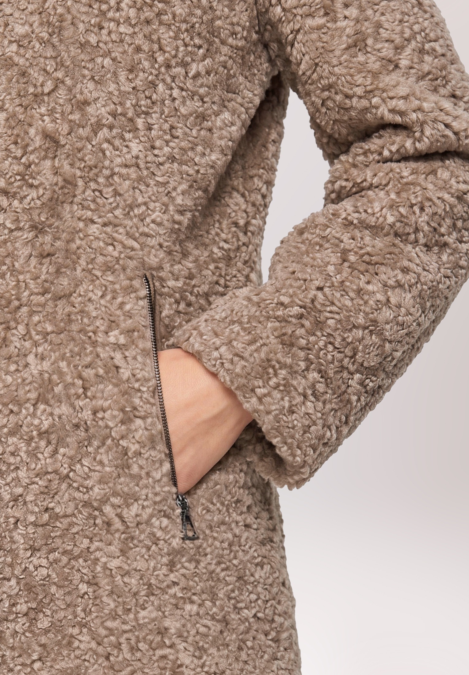 Amber & June Plüschjacke »Damen mit abnehmbarem Westenteil« mit Kapuze