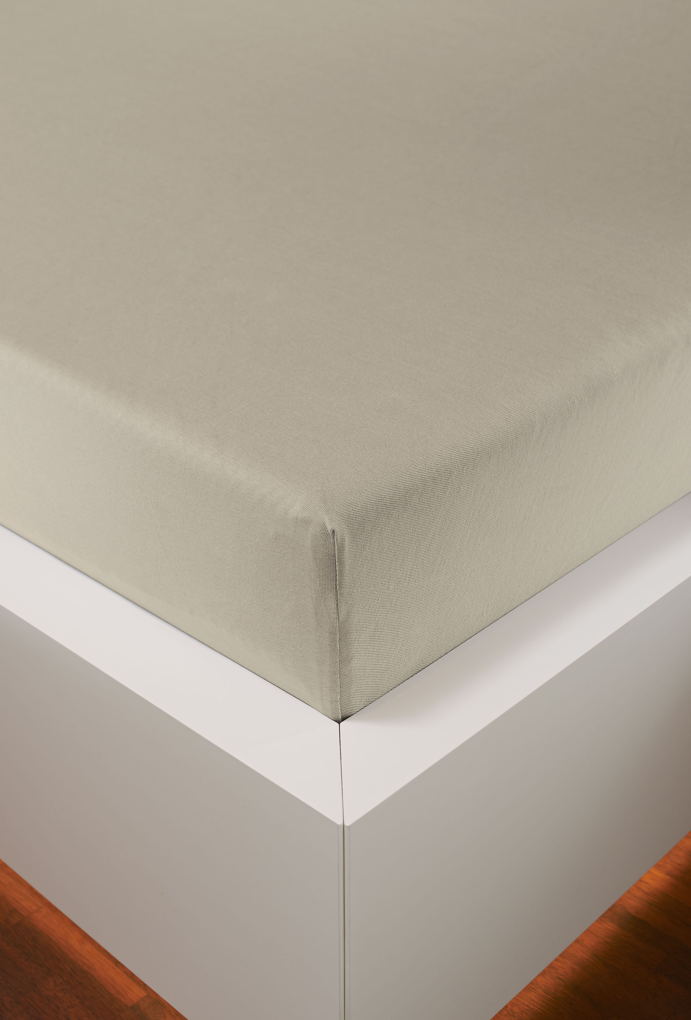 bellana Spannbettlaken "bellana exclusiv aus 100% Mako-Baumwolle, 150 g/m², bügelfrei" feinste Mako-Baumwolle, Spannbetttuch für Matratzen bis 25cm Höhe