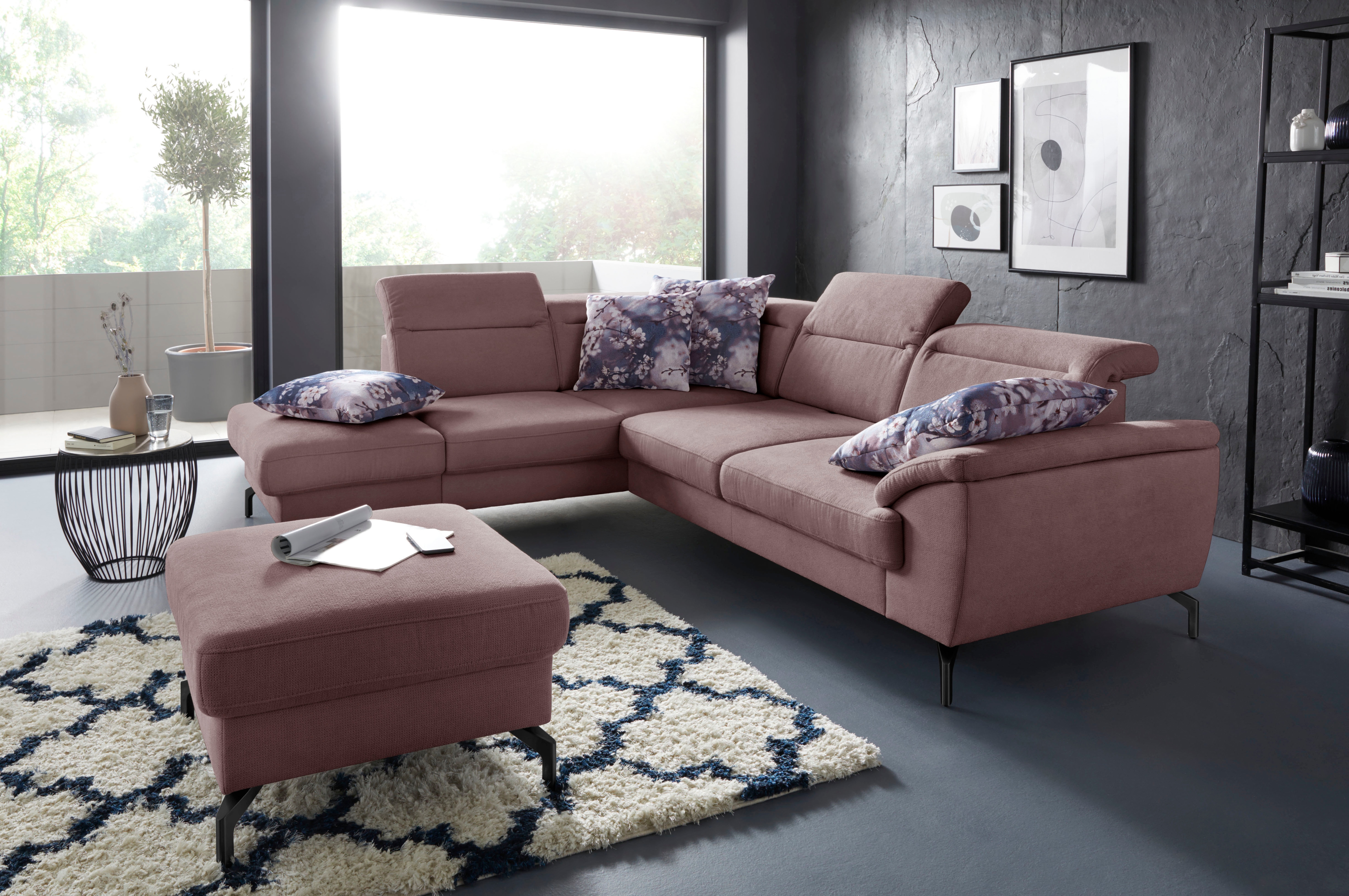 sit&more Ecksofa "Percy L-Form" 15 cm Fußhöhe, Sitztiefenverstellung, wahlweise in 2 Fußfarben