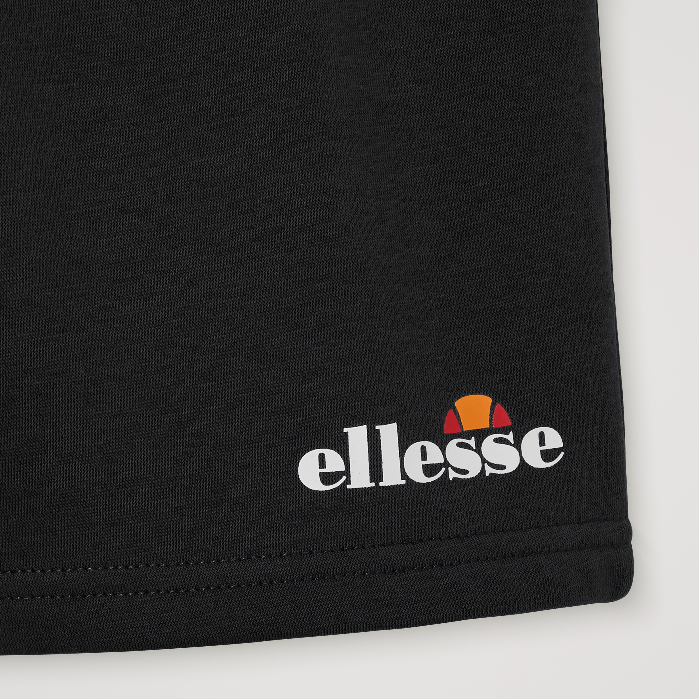 Ellesse Shorts »MIETTA 2 SHORT«  aus Baumwolle und Polyester, normaler Schnitt, sportlicher Stil