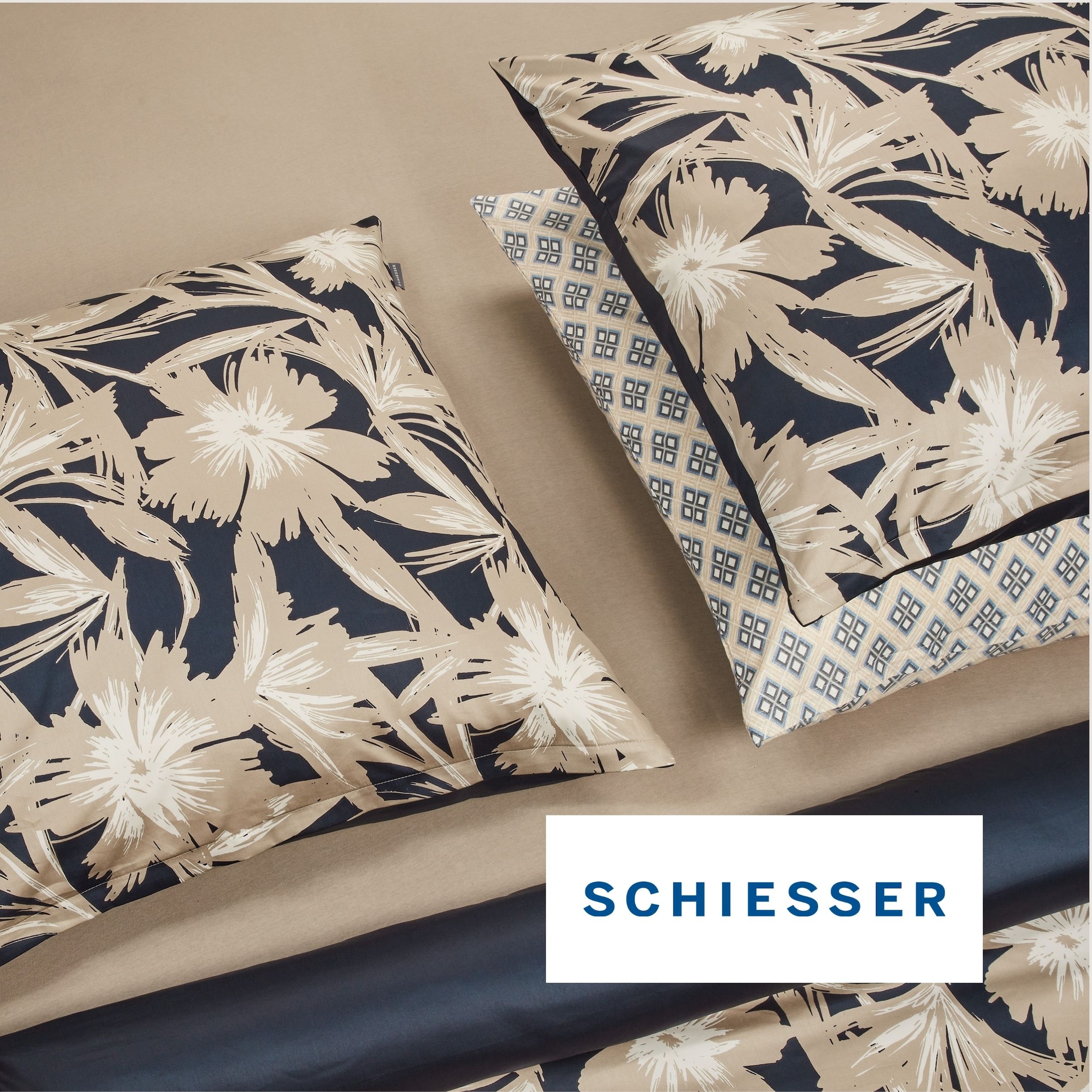 Schiesser Wendebettwäsche »Artistic aus weichem Baumwoll-Satin mit floralem Muster« 2 Stk. OEKO-TEX® MADE IN GREEN