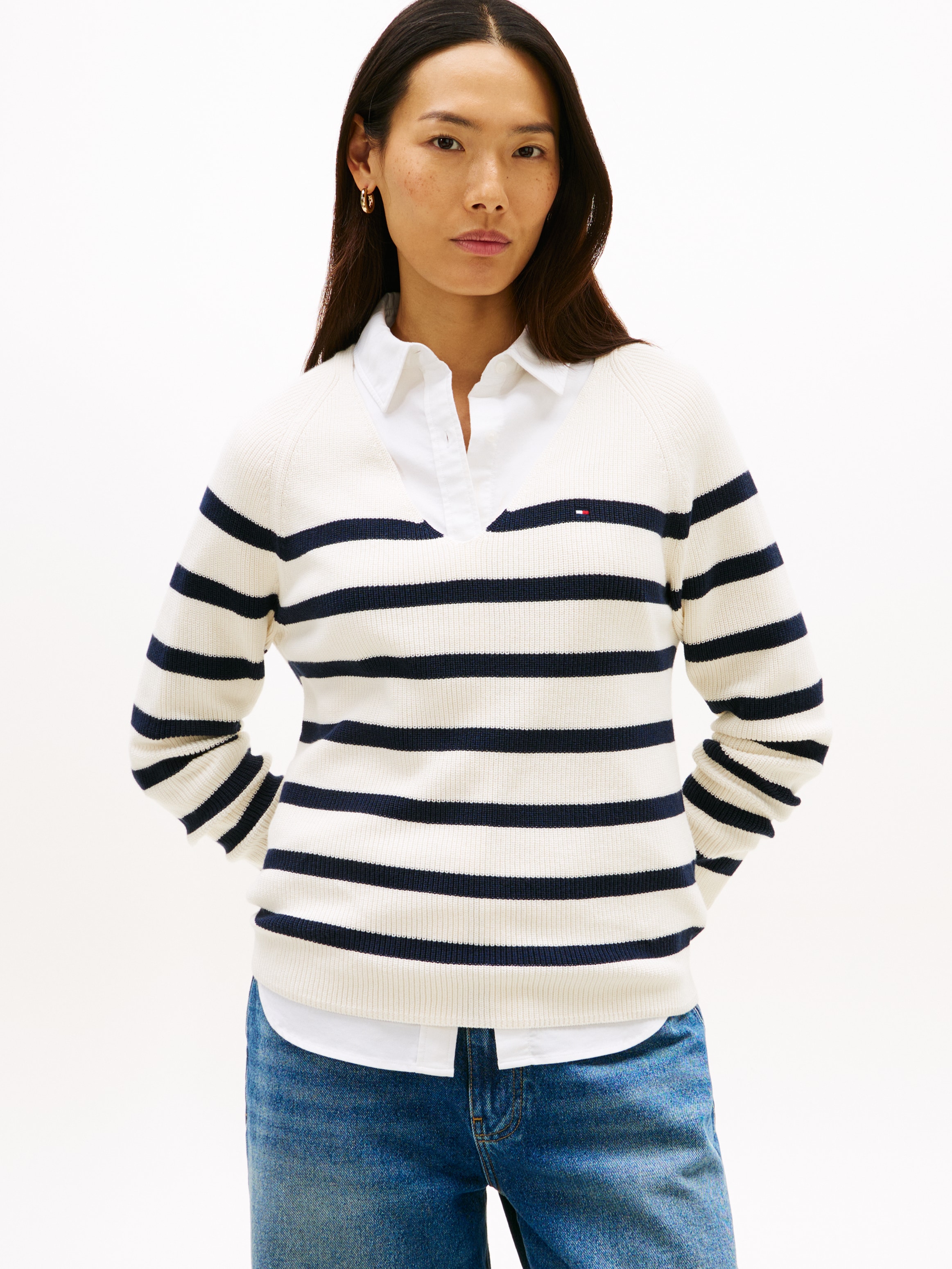 Tommy Hilfiger Strickpullover »CO CARDI STITCH V-NK LS« mit Logostickerei