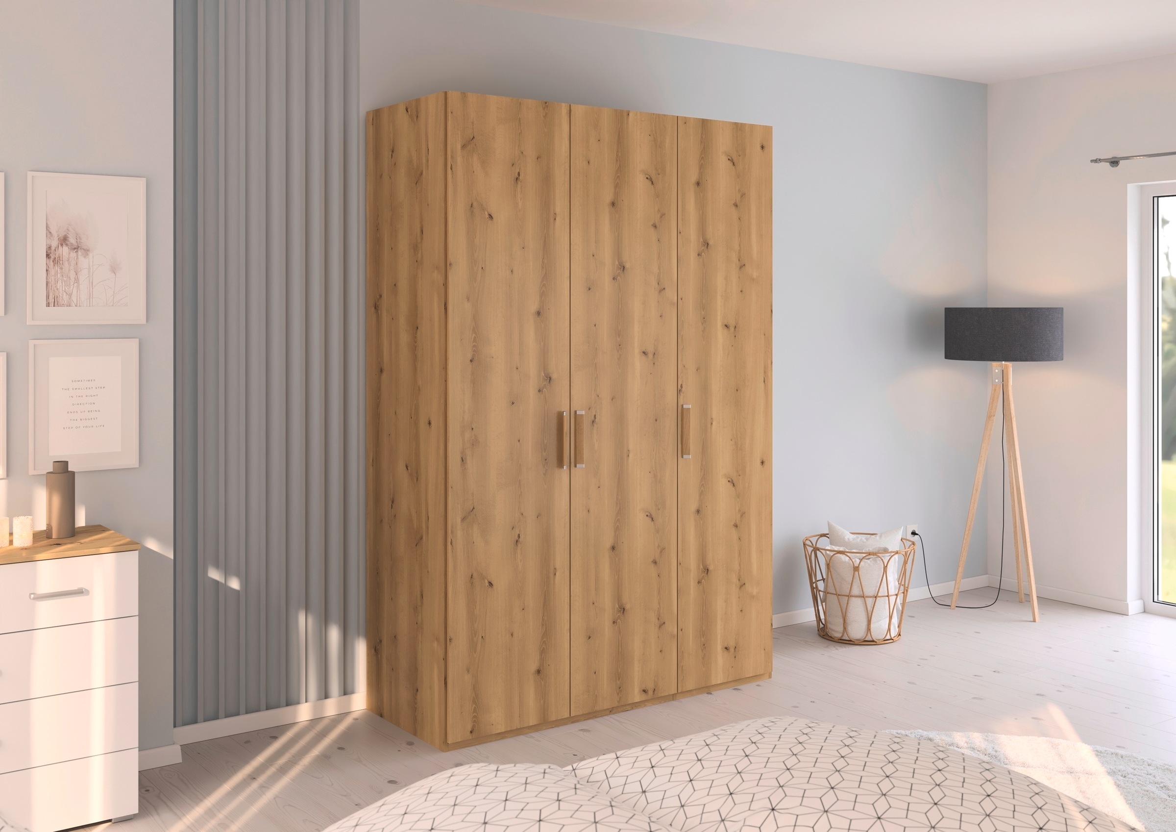rauch Drehtürenschrank »Kleiderschrank Schrank Garderobe Schlafzimmerschrank EVELYN«, (in 2 Höhen 197 oder 210 cm erhältlich), in elegantem Stil, viel Stauraum 4 Breiten und 2 Höhen MADE IN GERMANY