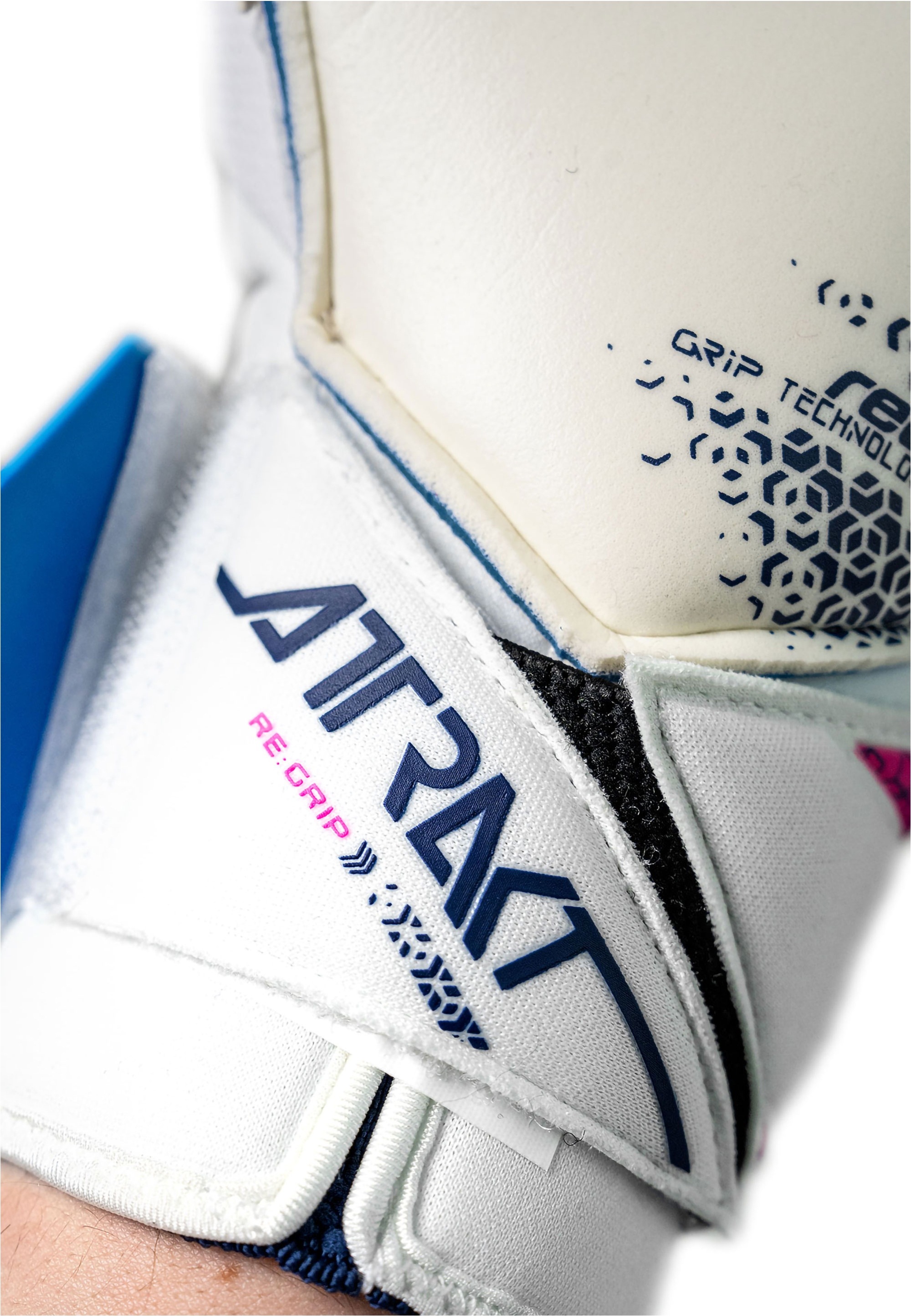 Reusch Torwarthandschuhe »Attrakt RE:GRIP Evolution«, mit Evolution Cut