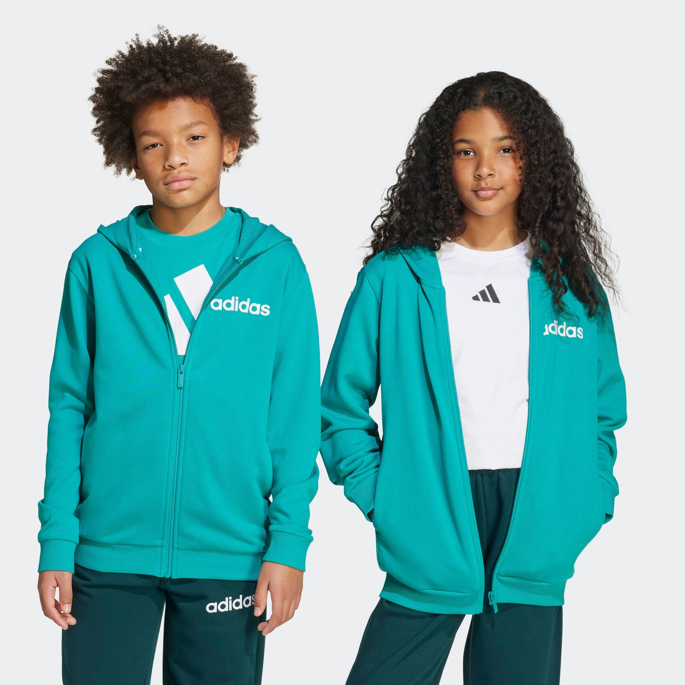 adidas Sportswear "ESSENTIALS KINDER" 2 Stk. zweiteilig, aus Baumwolle und Polyester, weiches French Terry