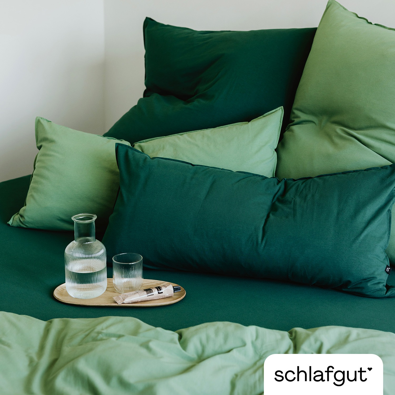 Schlafgut Bettwäsche »Premium Knitted Jersey 2teiliges Bettwäscheset« 2 Ton-in-Ton Reißverschluss, Bio-Baumwolle mit Elasthan, Uni, OEKO Tex