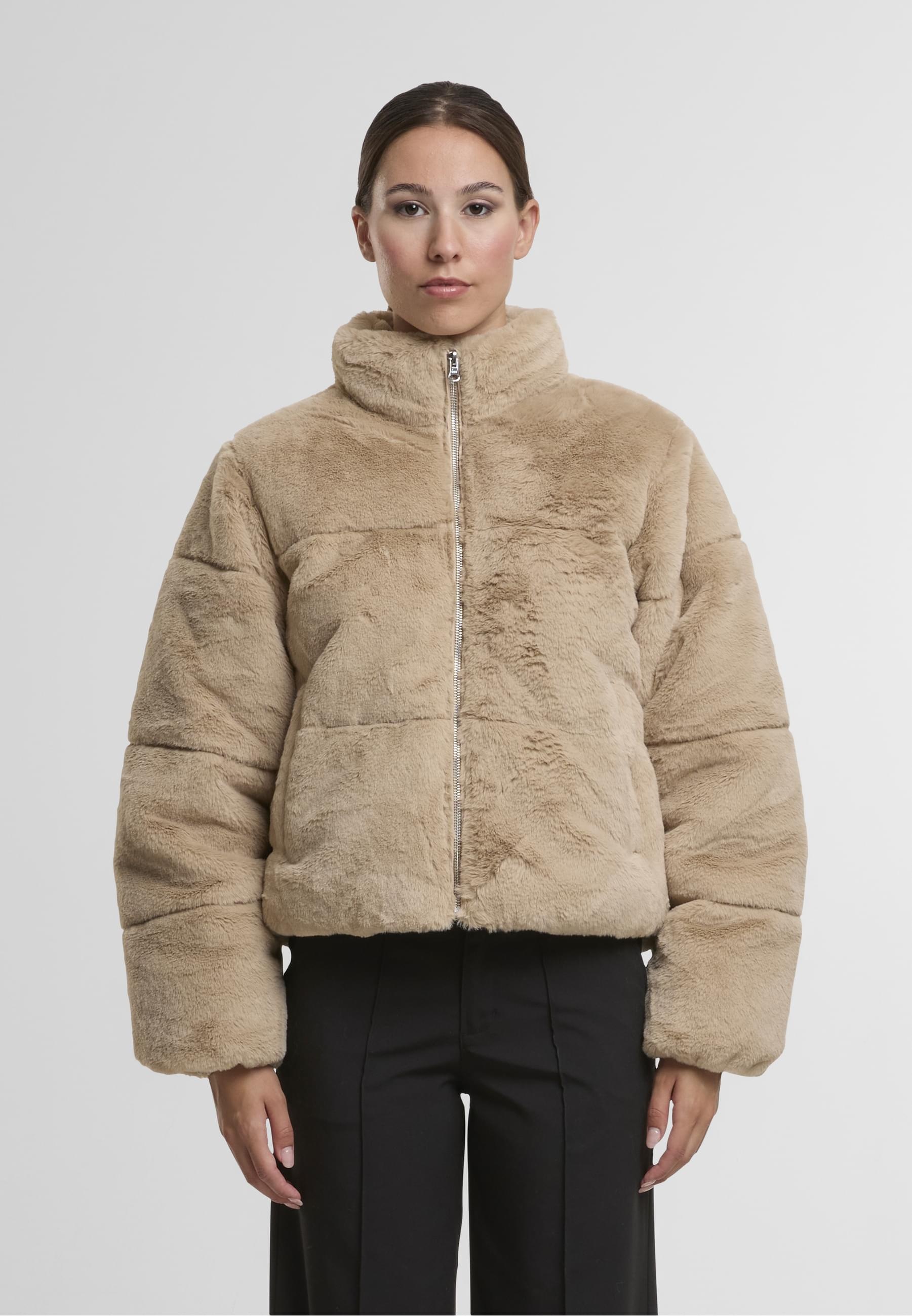 URBAN CLASSICS Winterjacke »Urban Classics Ladies Short Faux Fur Puffer Jacket«, (1 St.), ohne Kapuze