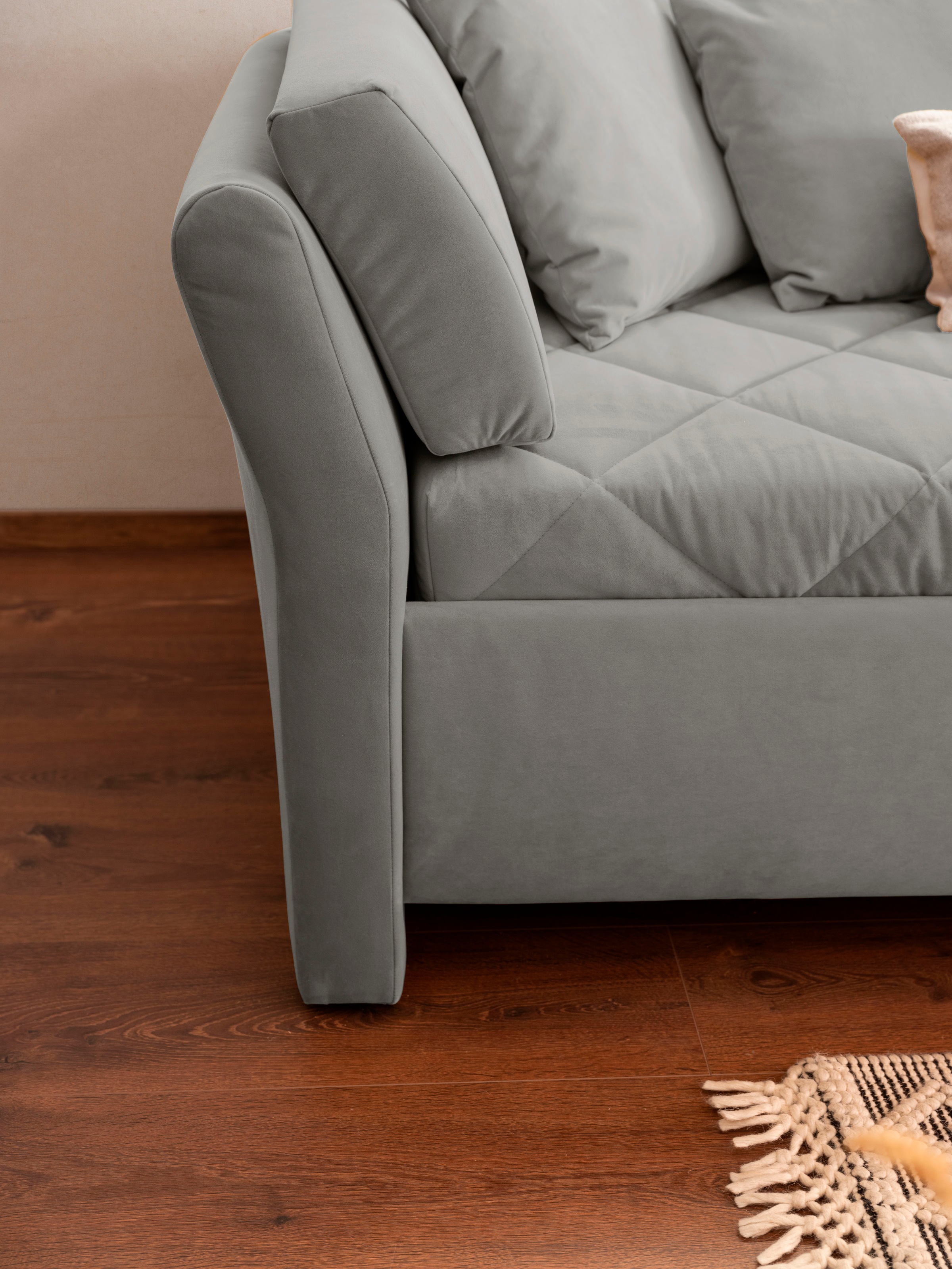 alina Schlafsofa »Lindsay«, Bettkasten, Zierkissen-Set aus: 2 Stk. 40x40cm, 1 Stk. 30x30cm