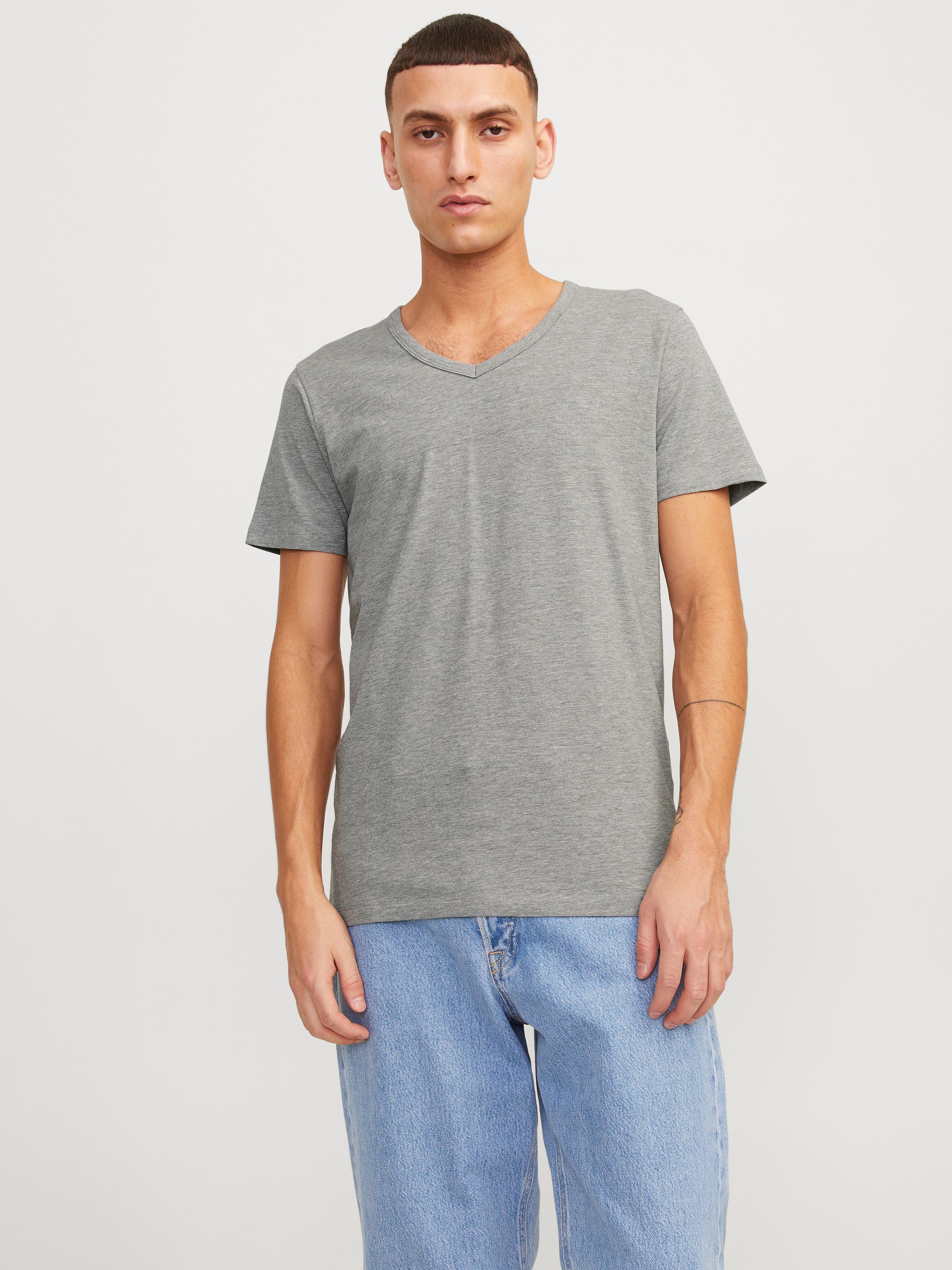 Jack & Jones T-Shirt "SLIM- FIT BASIC TEE V-NECK" mit V-Ausschnitt günstig online kaufen