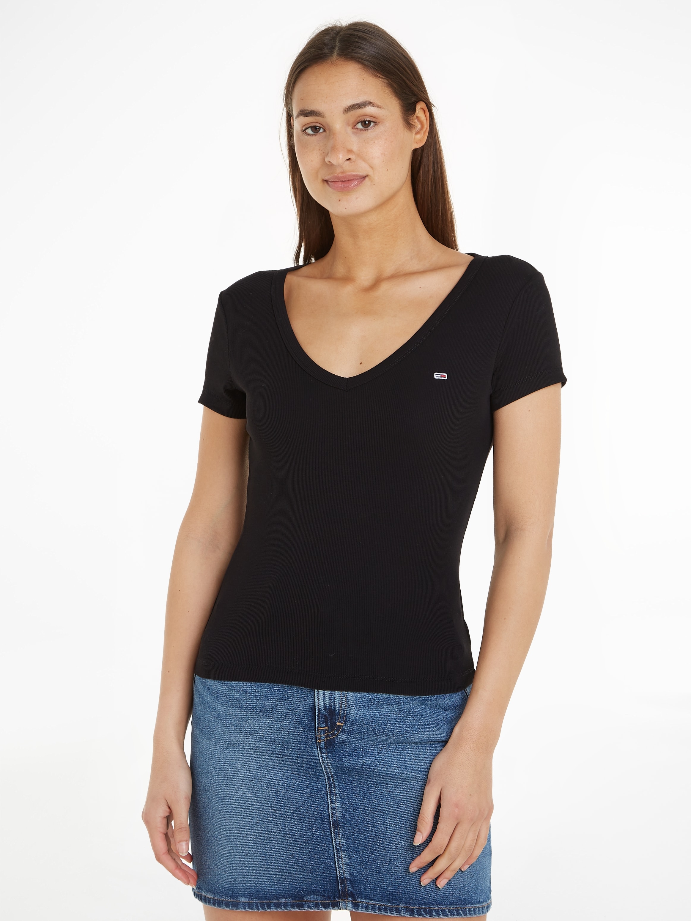 Tommy Jeans T-Shirt »Slim Essential Rib V-Neck Rippshirt«, mit Logostickerei  kaufen | BAUR