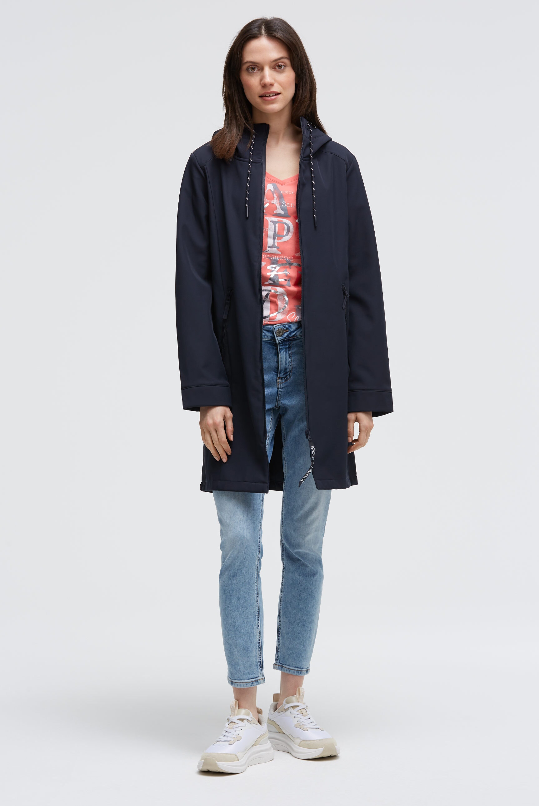 SOCCX Softshelljacke mit Kapuze mit seitlichen Reißverschlusstaschen