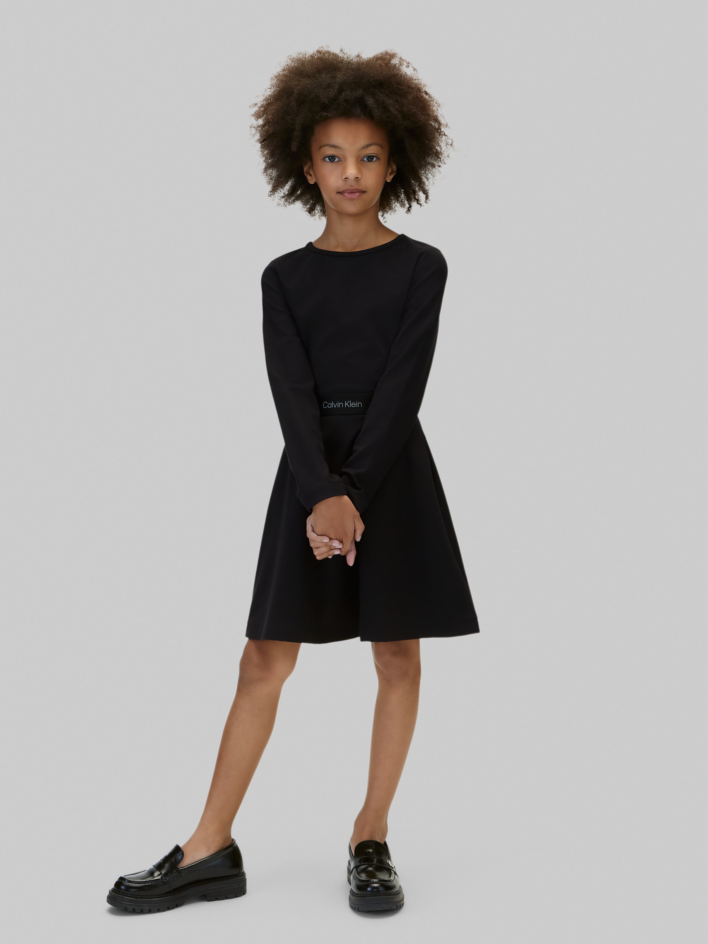 Calvin Klein Jeans Midikleid »LOGO TAPE PUNTO LS DRESS« Ohne Tasche Regular fit, Logoschriftzug