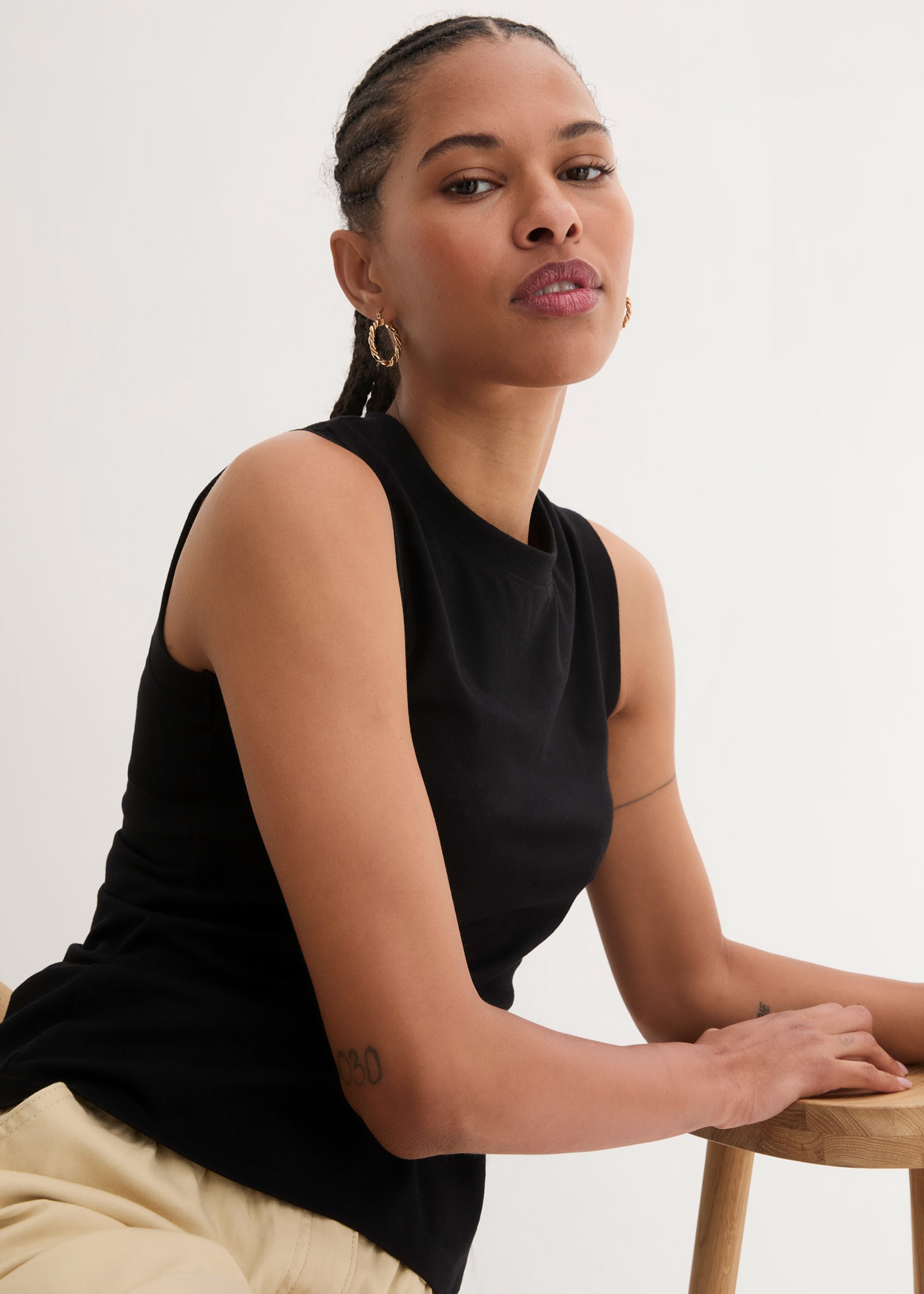 bonprix Shirttop »Tanktop mit reiner Baumwolle« schmale Passform, hochgeschlossener Ausschnitt, ärmellos