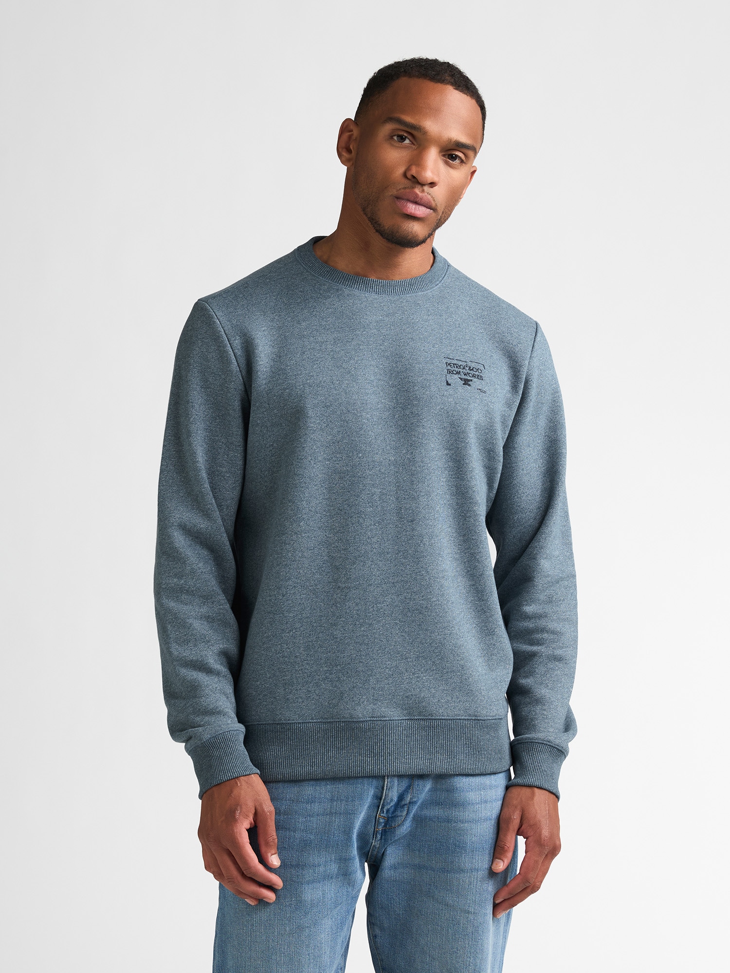 Petrol Industries Sweatshirt , mit Rundhalsausschnitt, kleine Logostickerei

