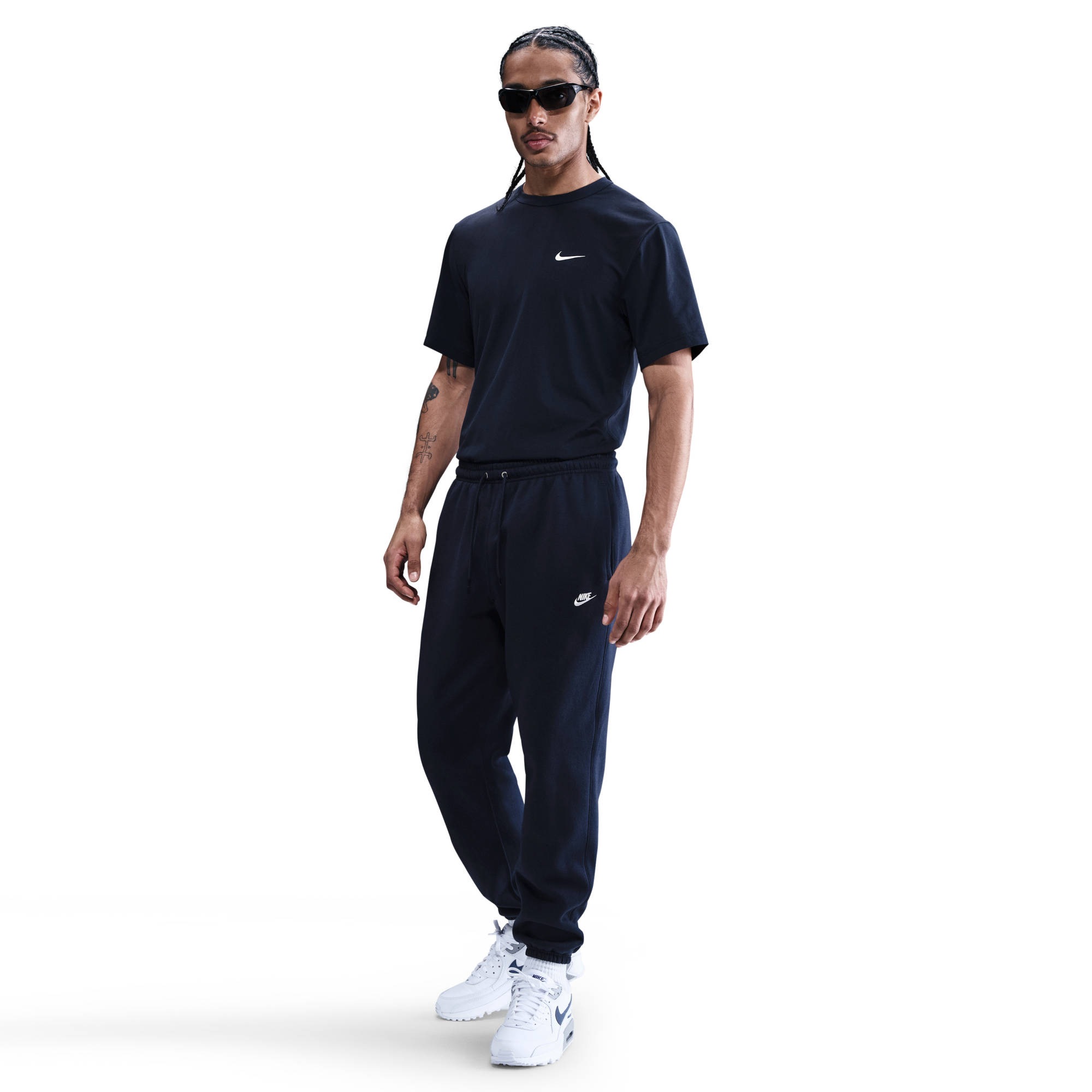 Nike Sportswear Sporthose "Nike Club Mens Cuffed Brushed Fleece Pants" Mit Taschen Und Druckknopfverschluss, Standardpassform