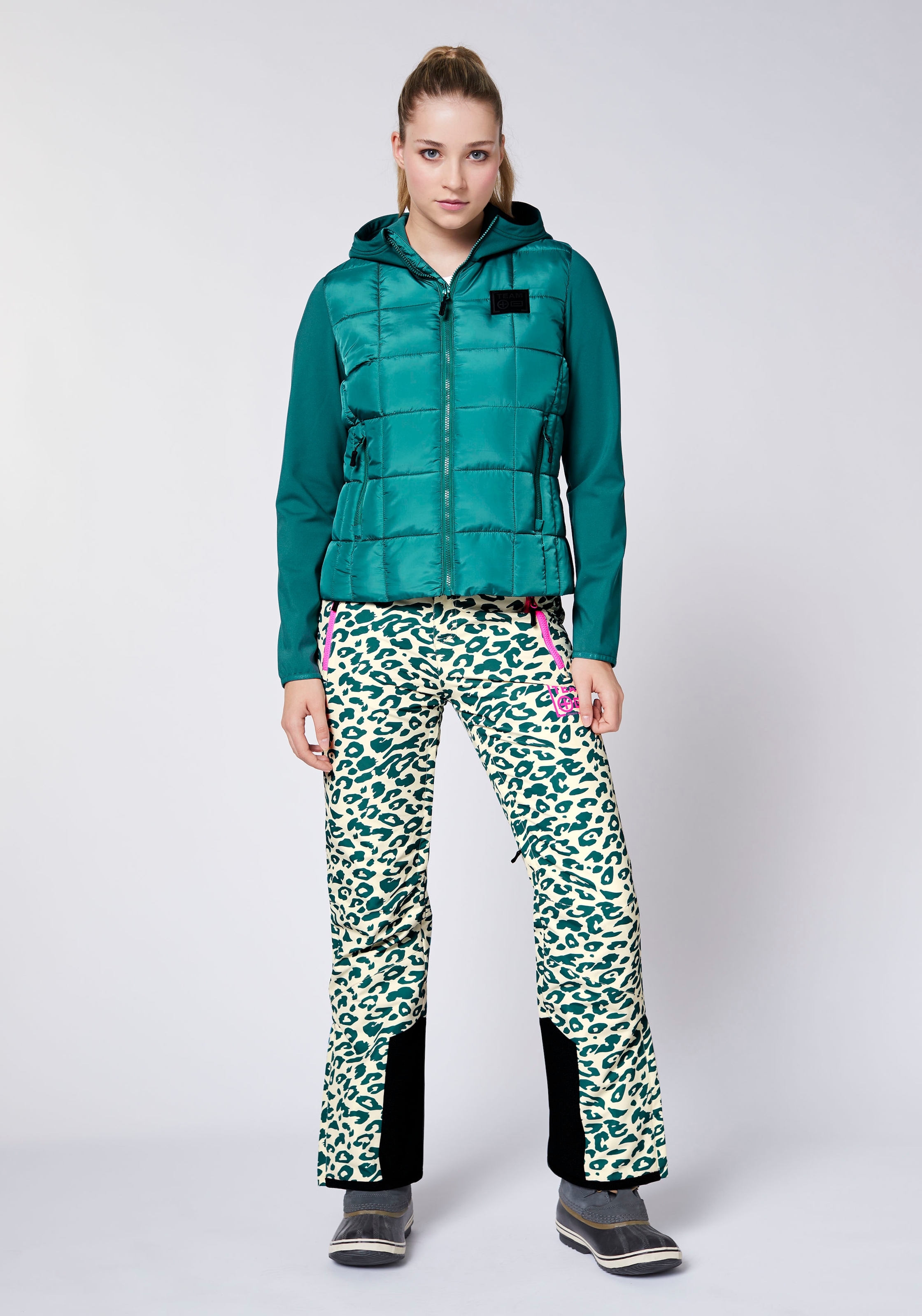 Chiemsee Outdoorjacke mit Kapuze - Materialmix aus Canvas &amp; Technical Fleece<br/>