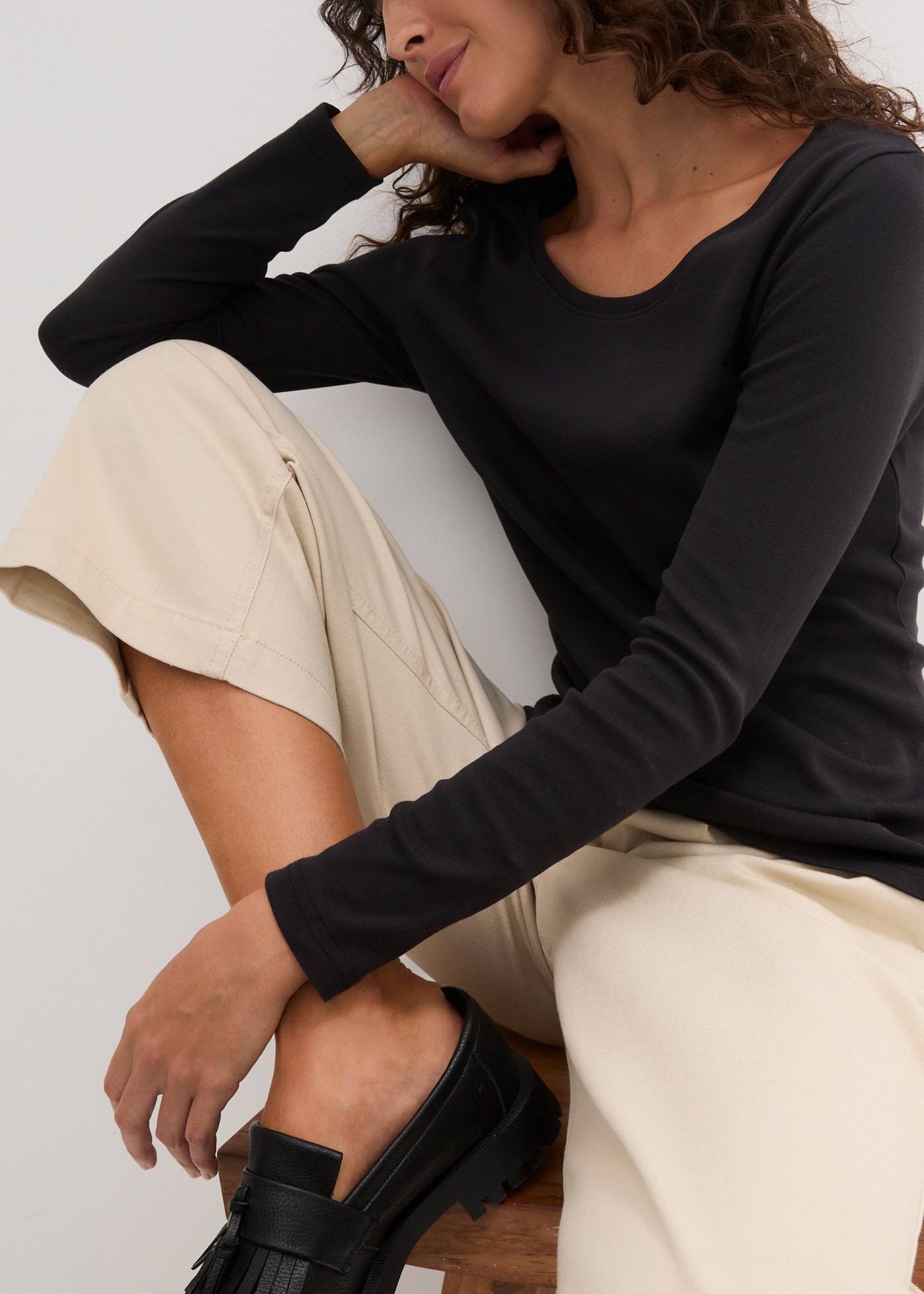 bonprix Langarmshirt leicht taillierte Passform, Rundhalsausschnitt, aus reiner Baumwolle