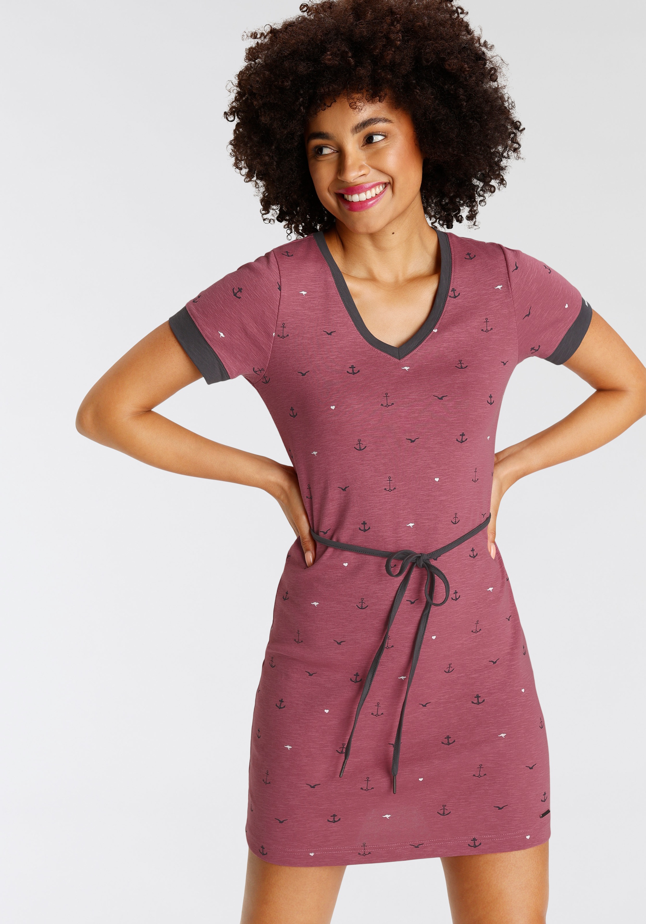 KangaROOS Jerseykleid, (mit Bindegürtel), mit maritimen Minimal-Alloverdruck - NEUE... kaufen