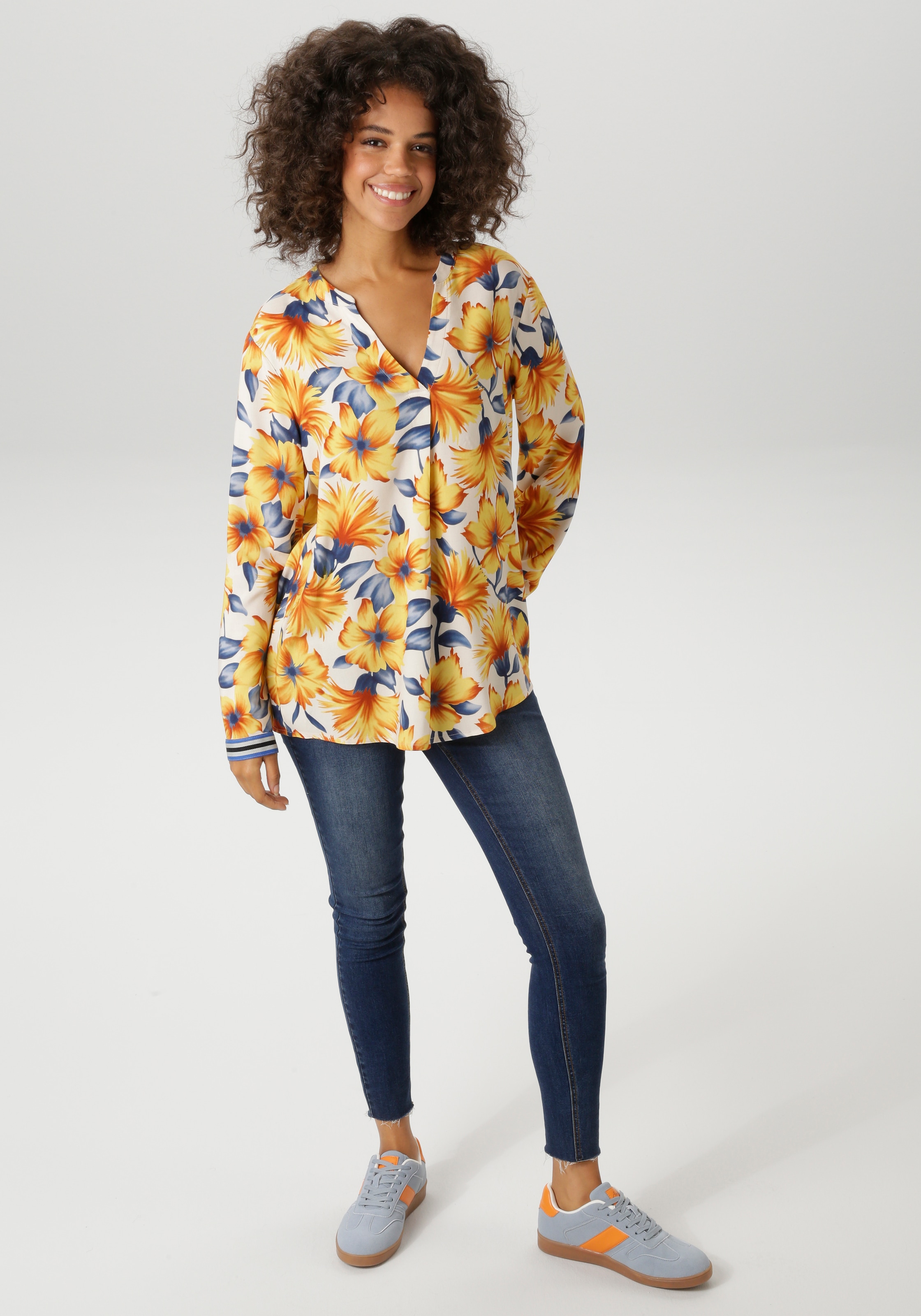 Aniston CASUAL Schlupfbluse mit farbharmonischen, großflächigen Blüten bedruckt - NEUE KOLLEKTION