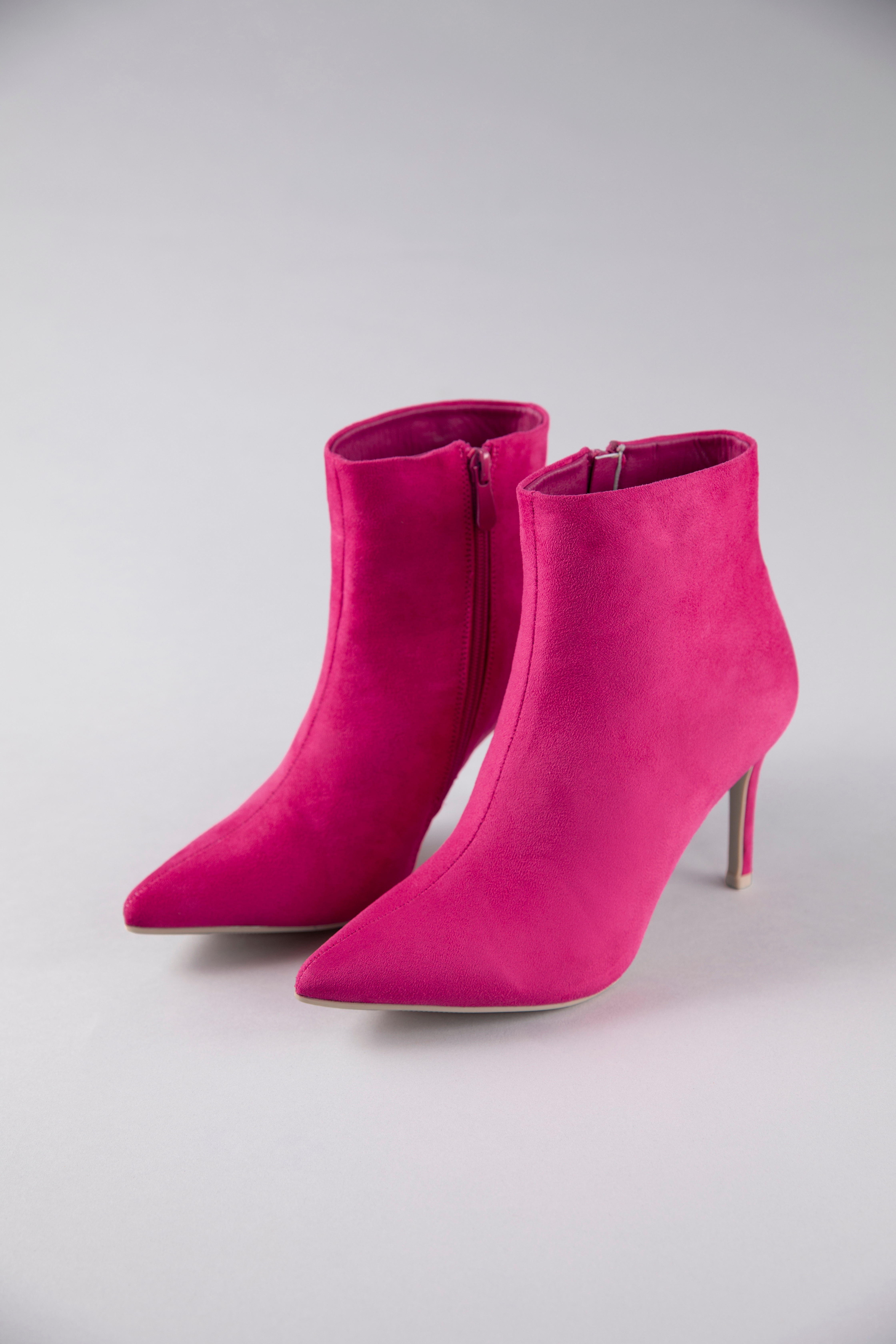 Aniston SHOES Stiefelette Ankleboots in spitzer Form, mit Reißverschluss