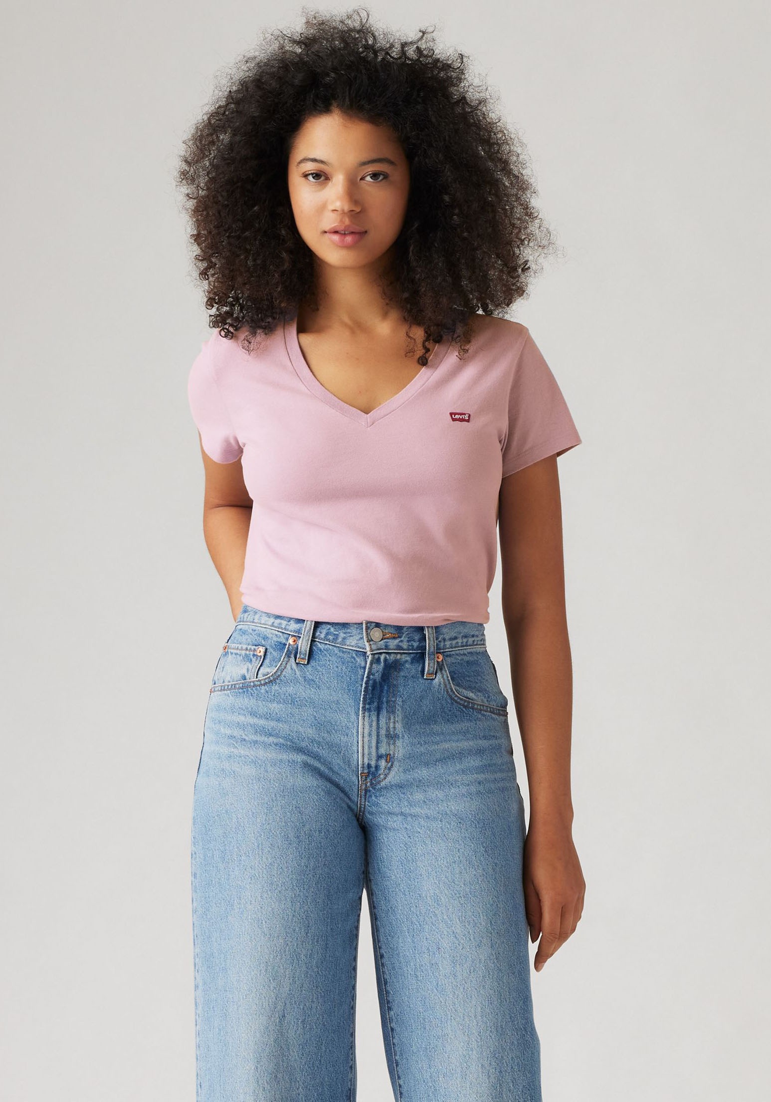 Levis V-Shirt "Perfect Tee", mit kleinem Batwing- Logo günstig online kaufen