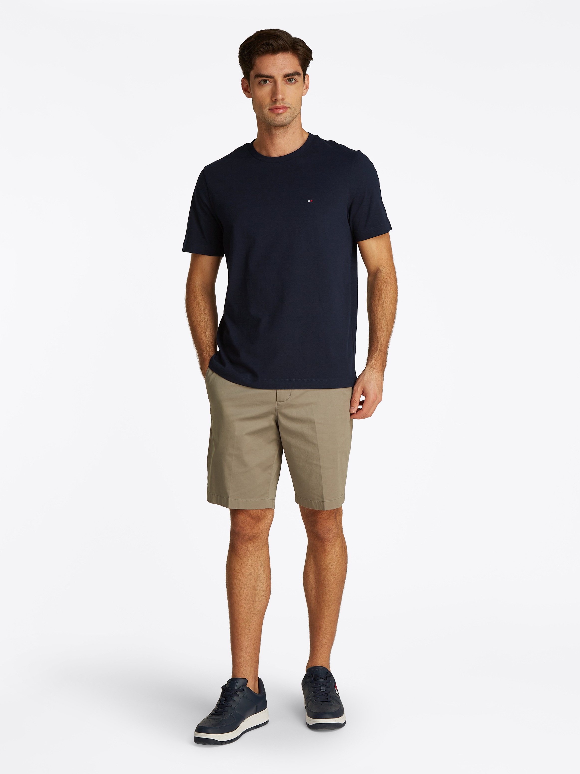 Thumbnail - Tommy Hilfiger T-Shirt "ESSENTIAL REGULAR FIT SOLID mit Stickerei" unifarben, casual, Baumwolle, Rundhals