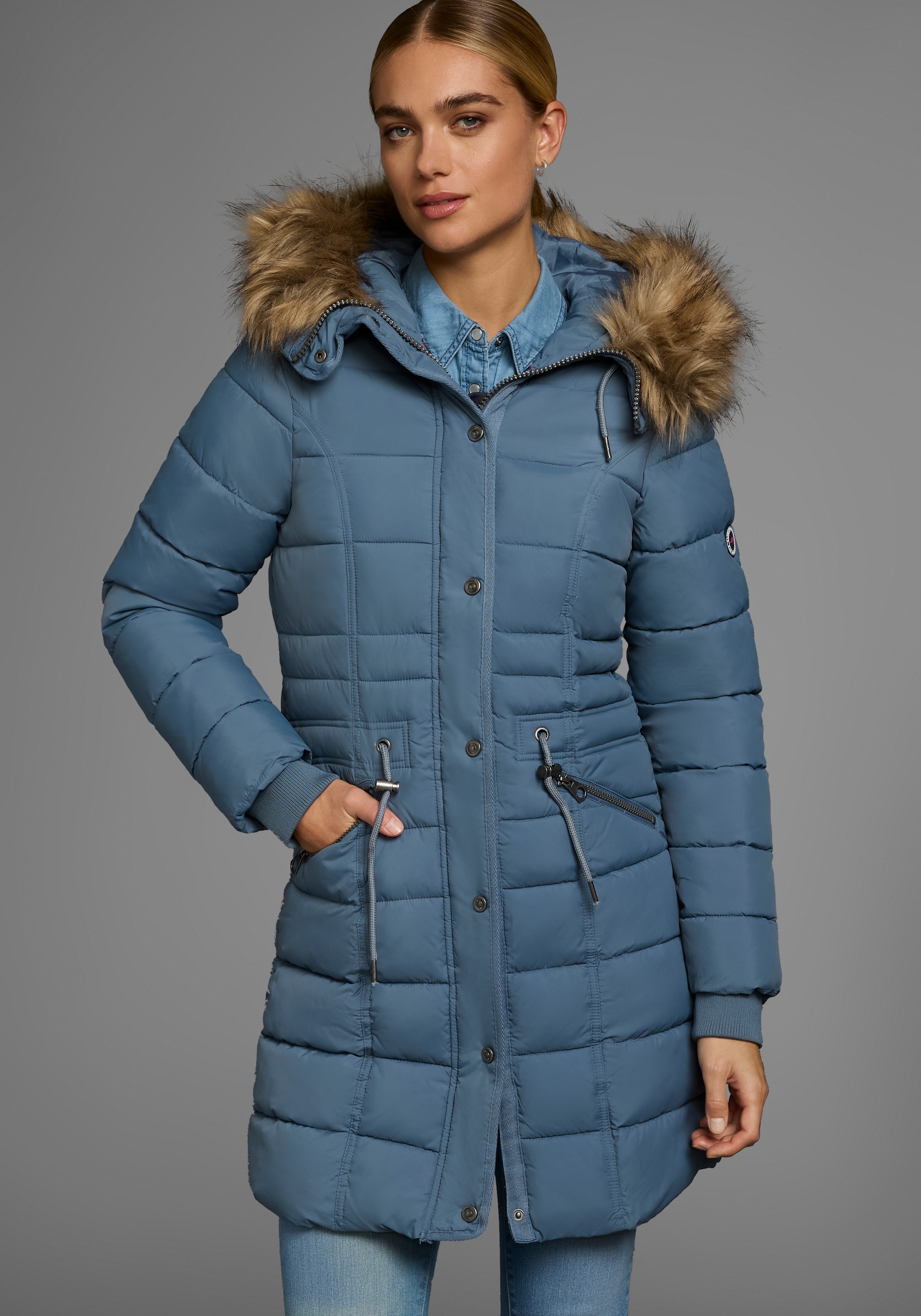 KangaROOS Steppjacke, mit Kapuze, figurbetonter Schnitt, mit Reißverschlusstaschen
