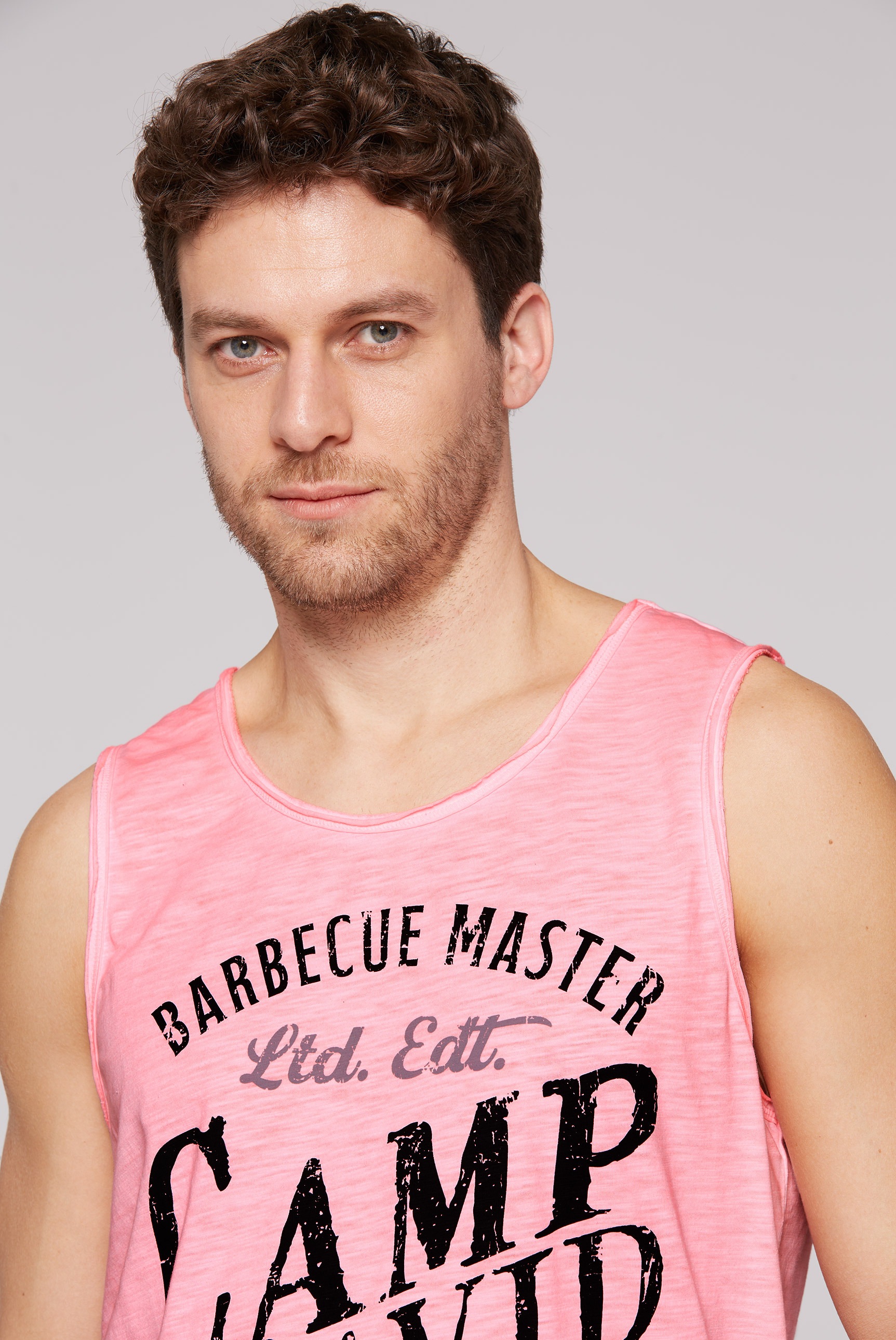 CAMP DAVID Tanktop, mit offenen Kanten an den Ausschnitten