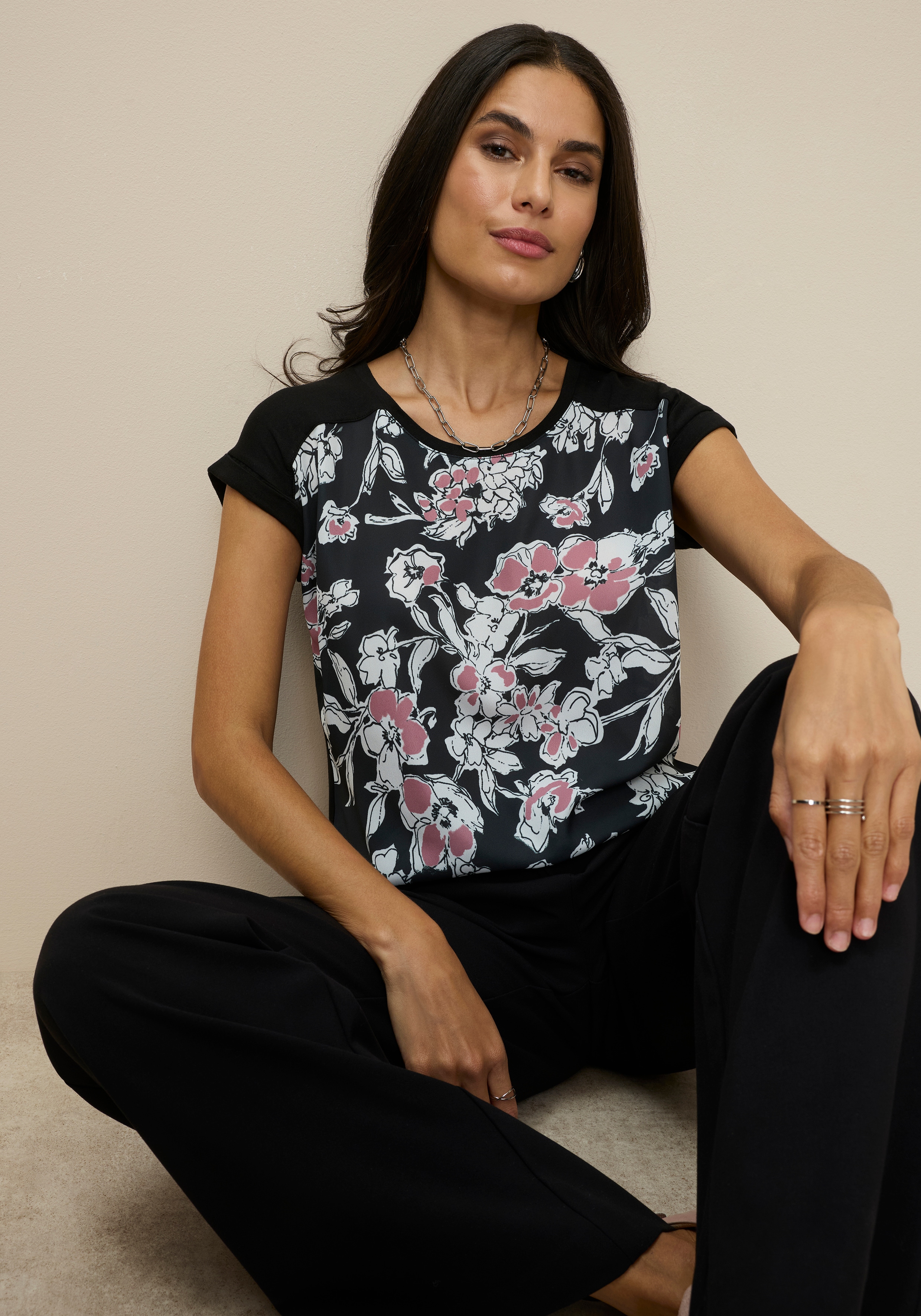 Tamaris Shirtbluse "aus elastischer Viskosemischung mit Satineinsatz" in lockerer Form mit Print