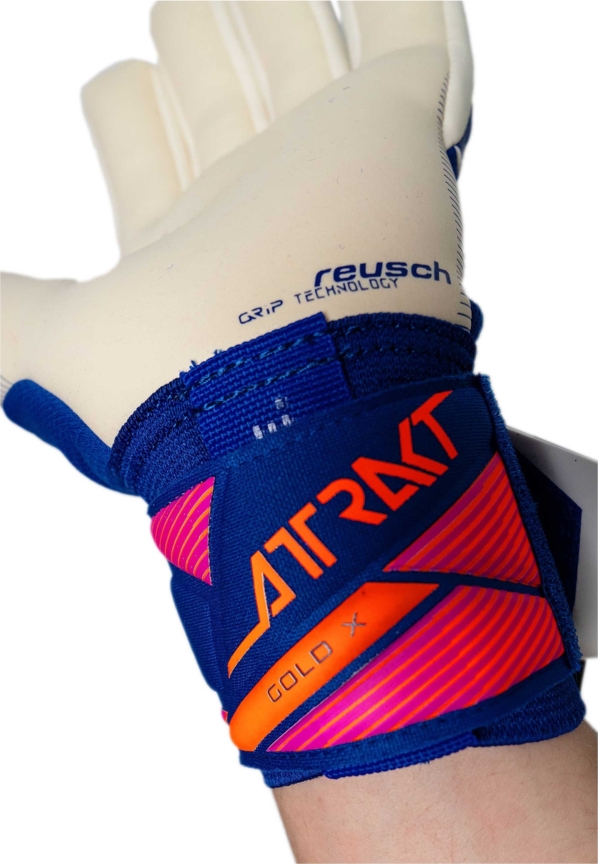 Reusch Torwarthandschuhe »Attrakt Gold X NC« mit atmungsaktiven Mesh-Einsätzen