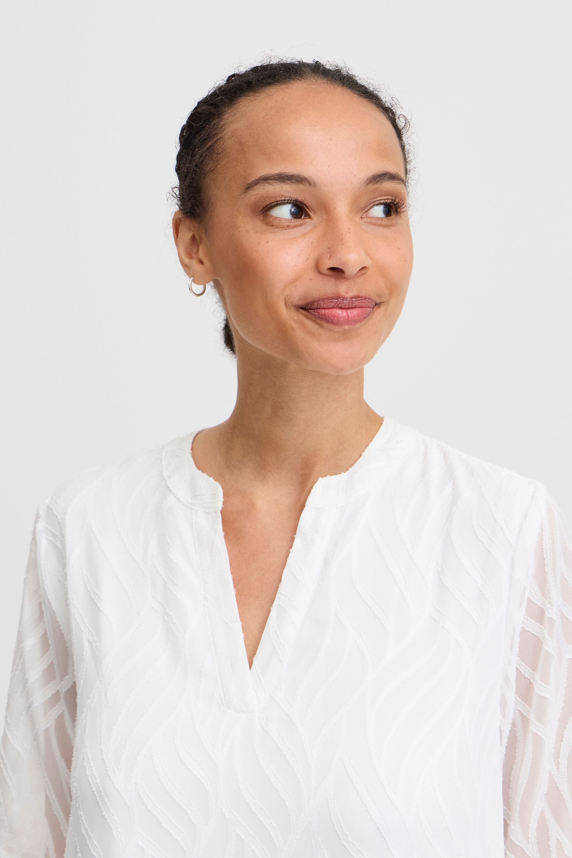 b.young A-Linien-Kleid »A-Linien-Kleid BYFRIKKE VNECK DRESS -«