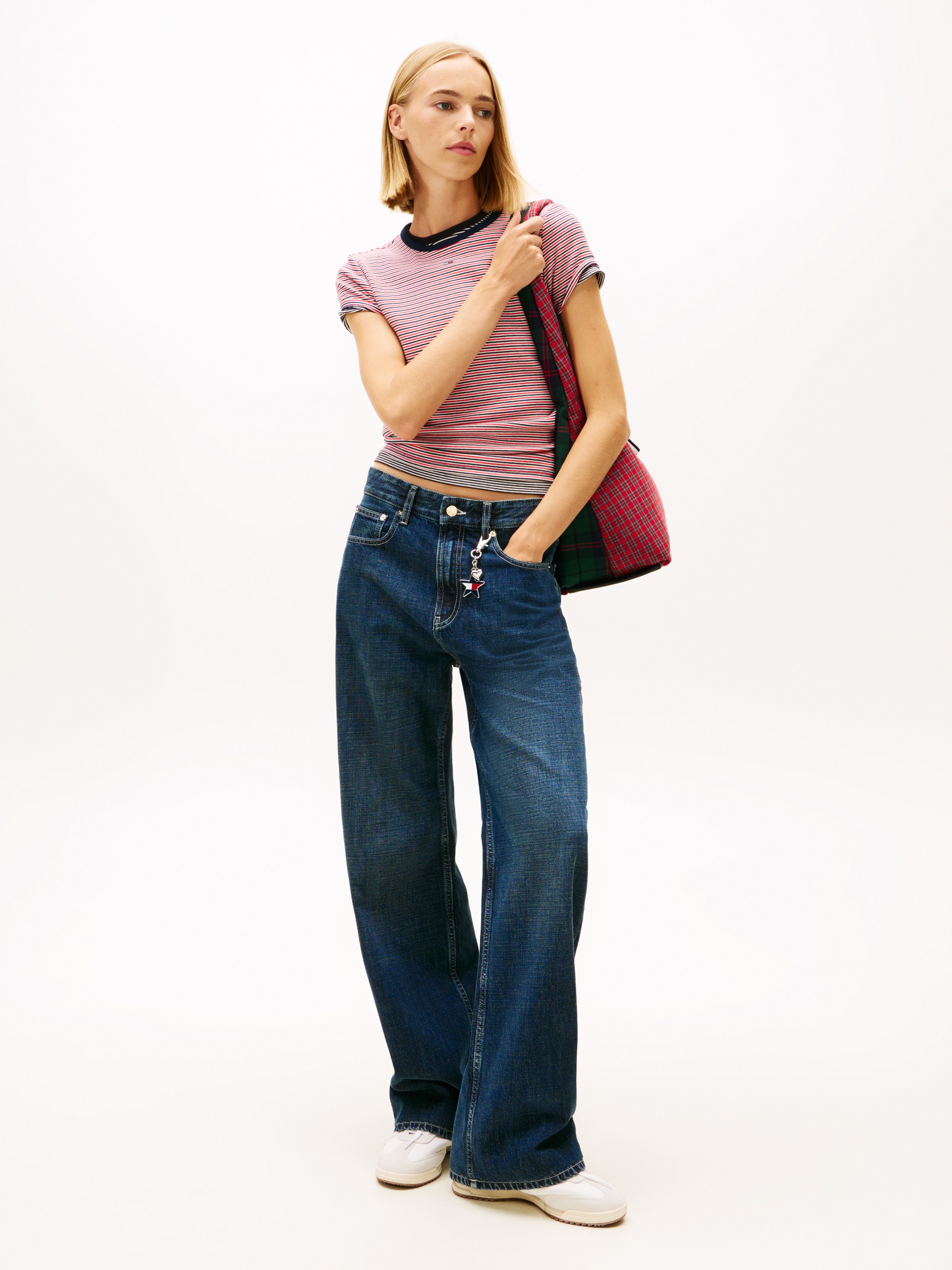 Thumbnail - Tommy Jeans Kurzarmshirt "TJW SLIM ESSENTIAL RIB SS EXT" mit gerippter Struktur