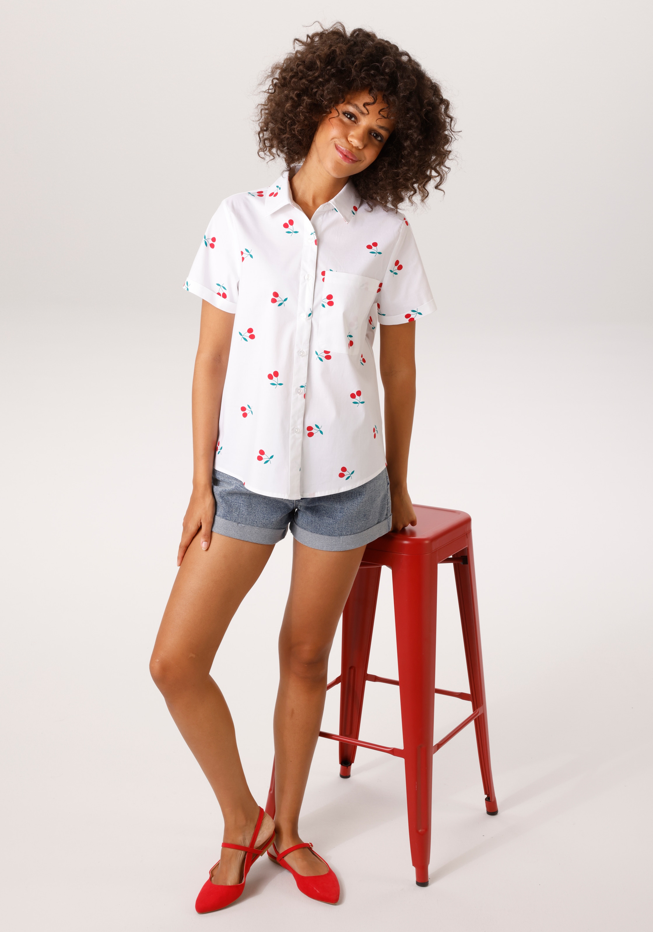 Aniston CASUAL Hemdbluse allover mit grafischen Kirschen bedruckt - NEUE KOLLEKTION