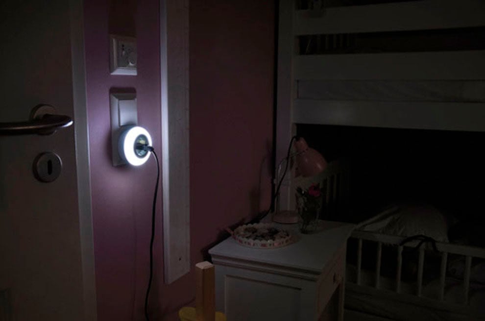 Brennenstuhl LED Nachtlicht »Color NL 09 RCD«, mit Dämmerungssensor und Steckdose