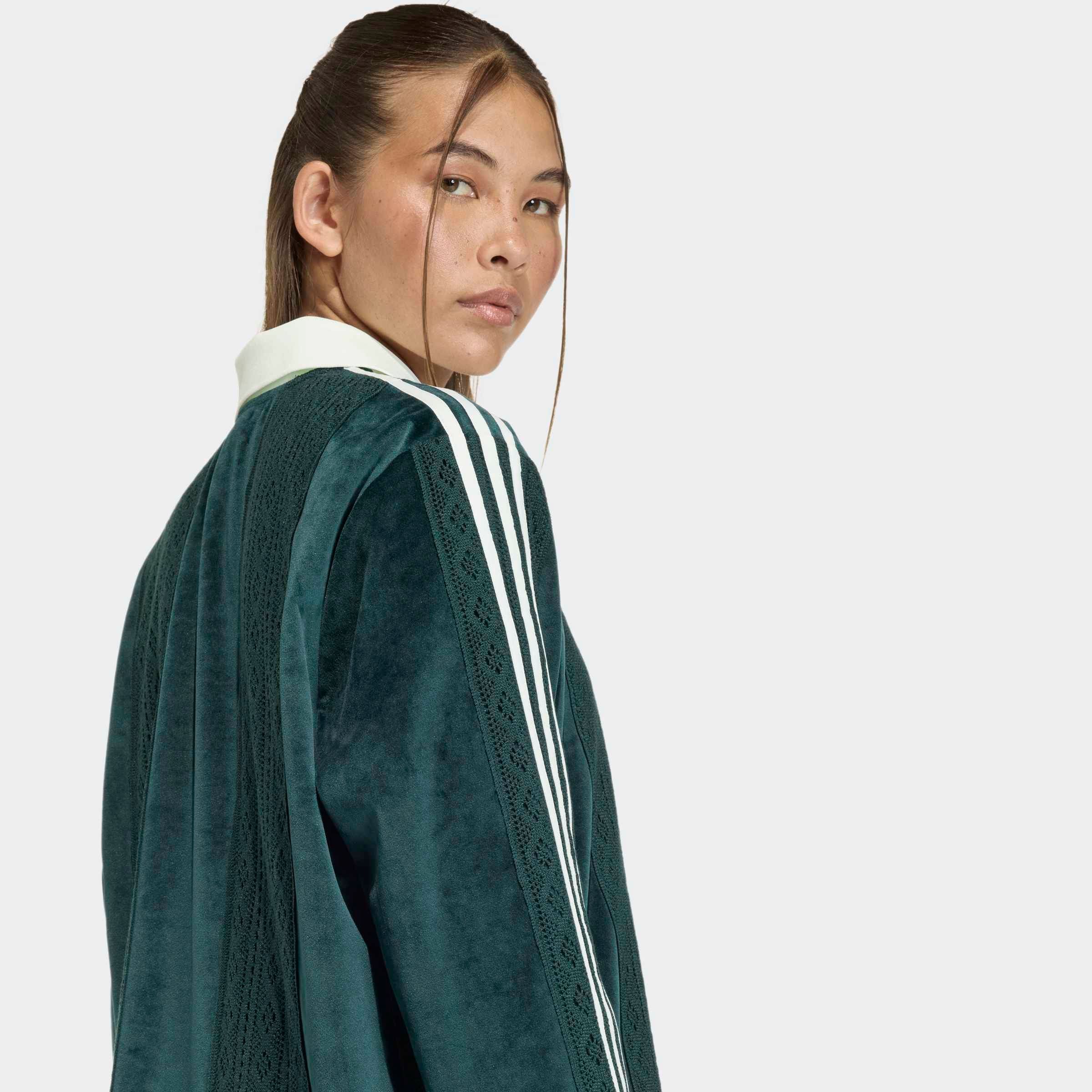 adidas Originals Langarmshirt »ADIDAS ORIGINALS WINTERISED LONGSLEEVE TRIKOT« Winterised Fußballtrikot, Mischung aus Velours und Häkelstoff