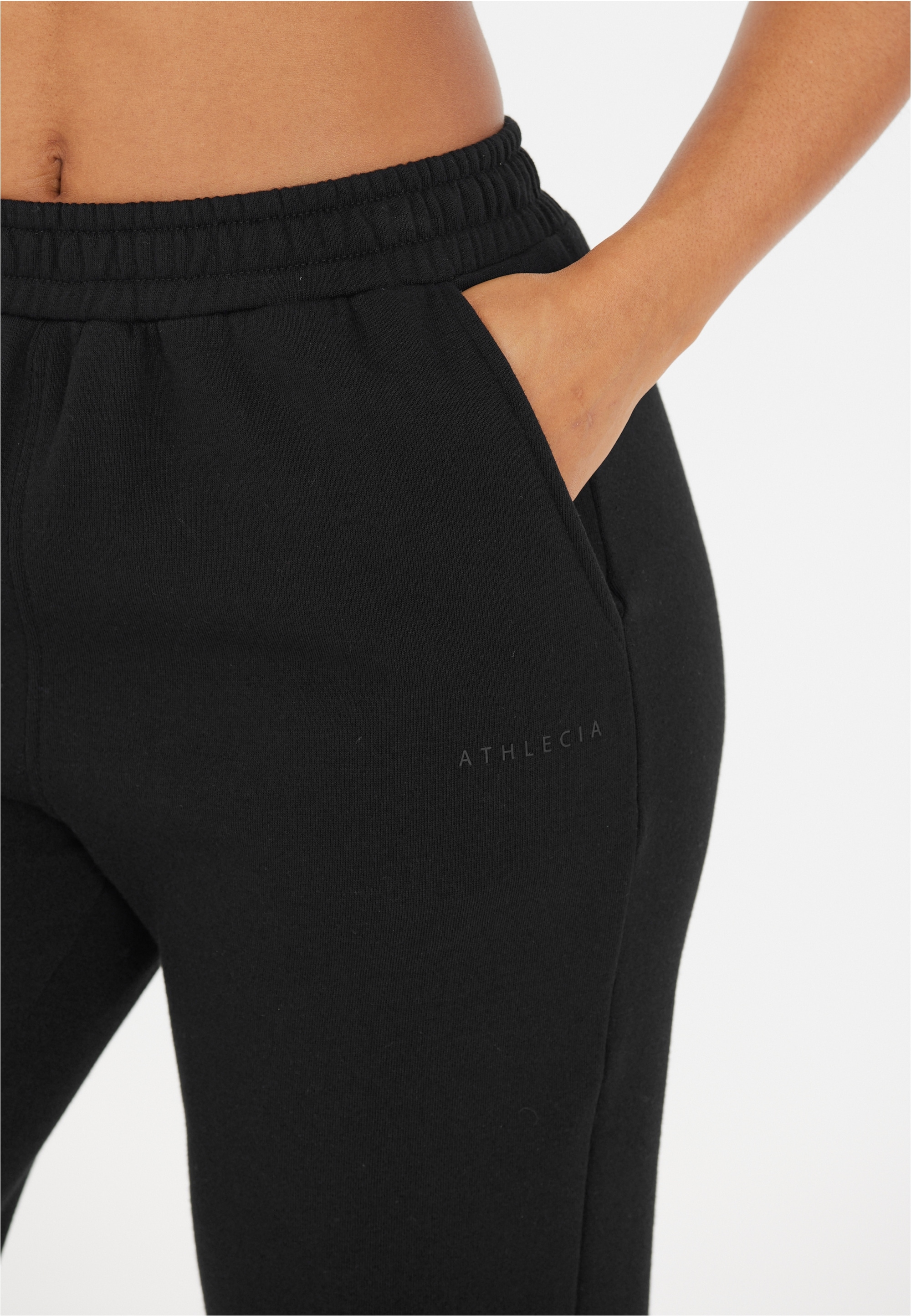 ATHLECIA Sweathose »Ruthie«, Im relaxten Look mit weichem Tragegefühl