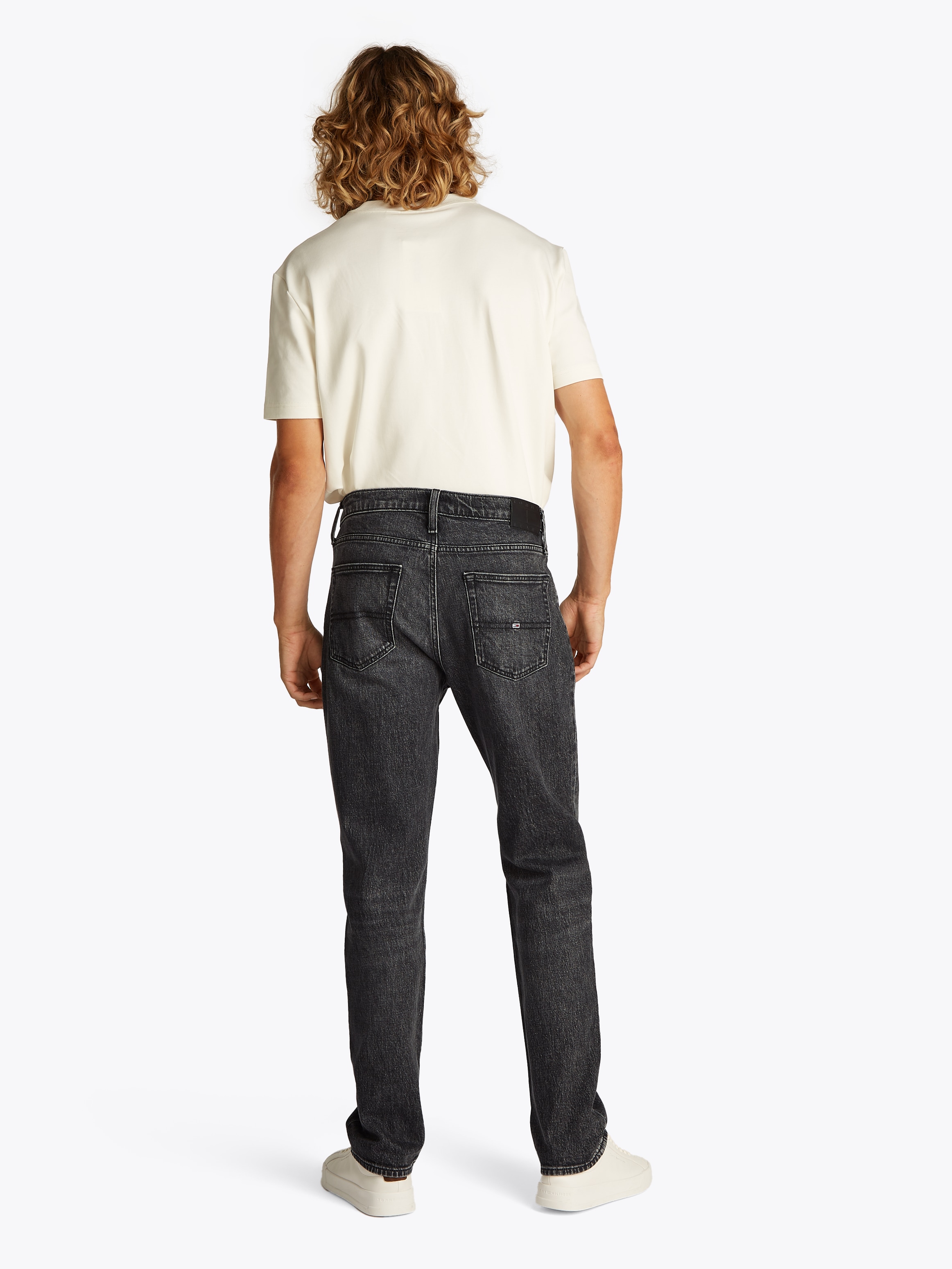 Tommy Jeans Regular-fit-Jeans »RYAN RGLR STRGHT«, mit Logoprägung