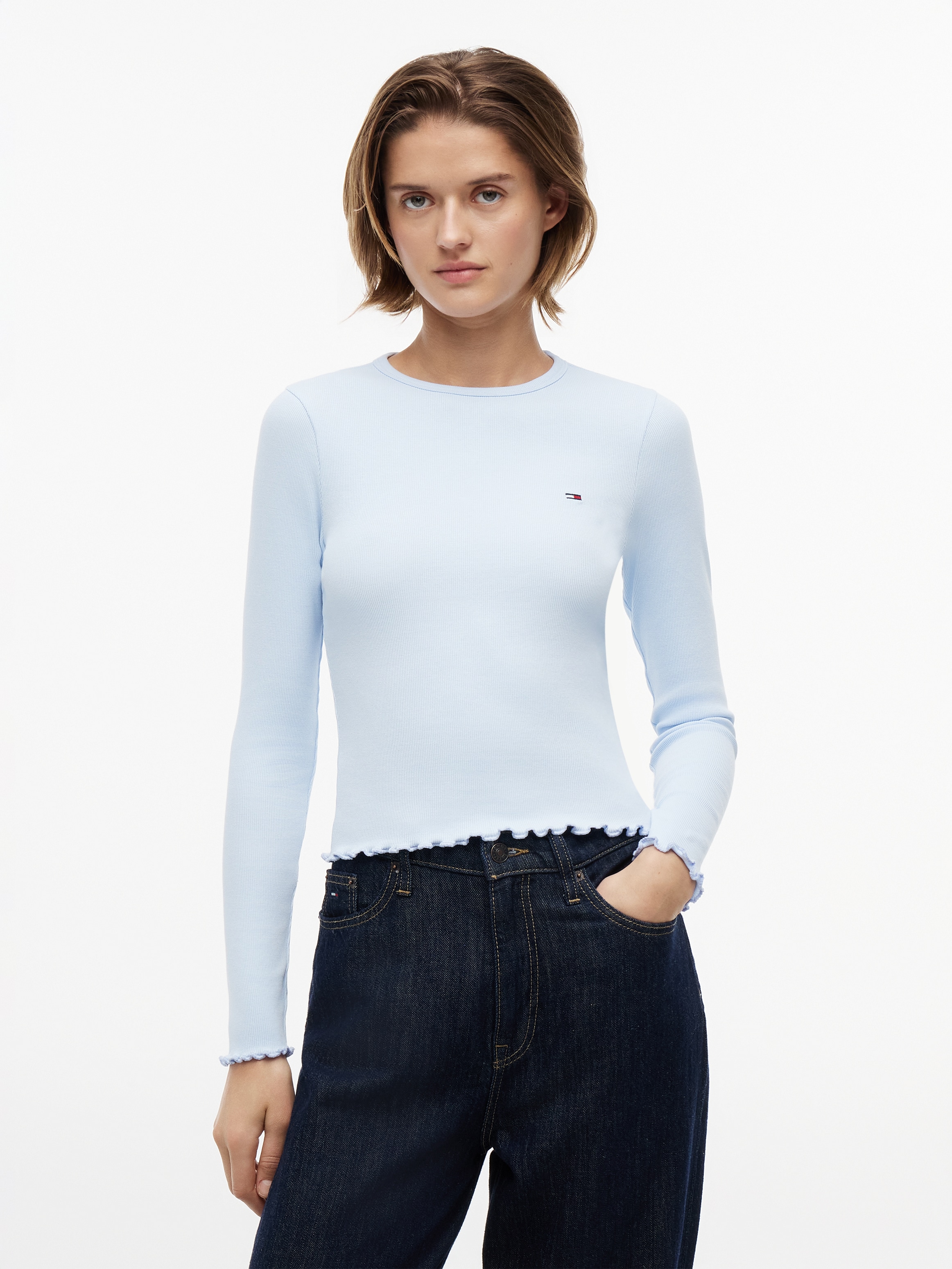 Tommy Jeans Langarmshirt "TJW SLIM SH LETTUCE EDGE RIB LS" mit gerippter Struktur, gewellter Saum