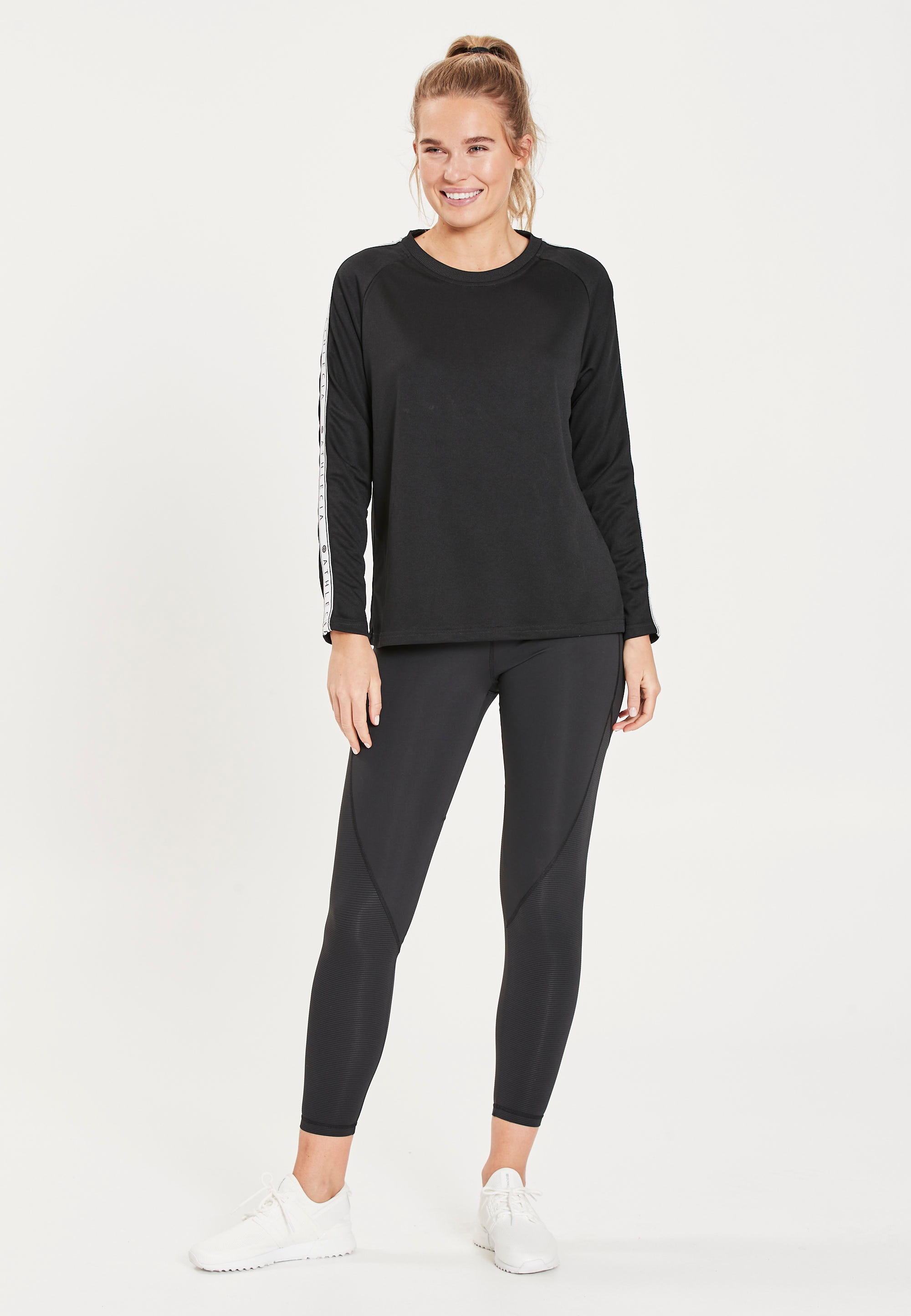 ATHLECIA Langarmshirt "SELLA" 1 Stk. mit hippen Logoprint-Streifen günstig online kaufen