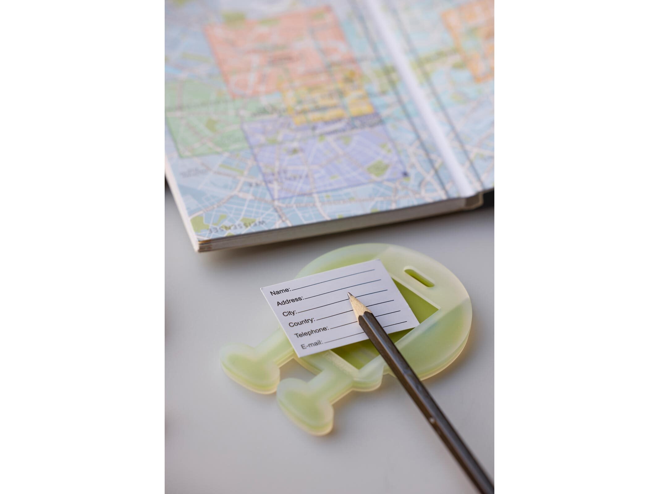 HOPTIMIST Taschenanhänger »Taschenanhänger Bag tag 10,5 x 8 cm grün«