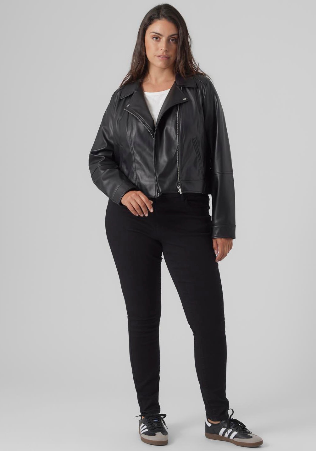 Vero Moda Curve Lederimitatjacke »VMCBELLAANNA SHORT COATED JKT CUR NOOS«, mit Bikerdetails