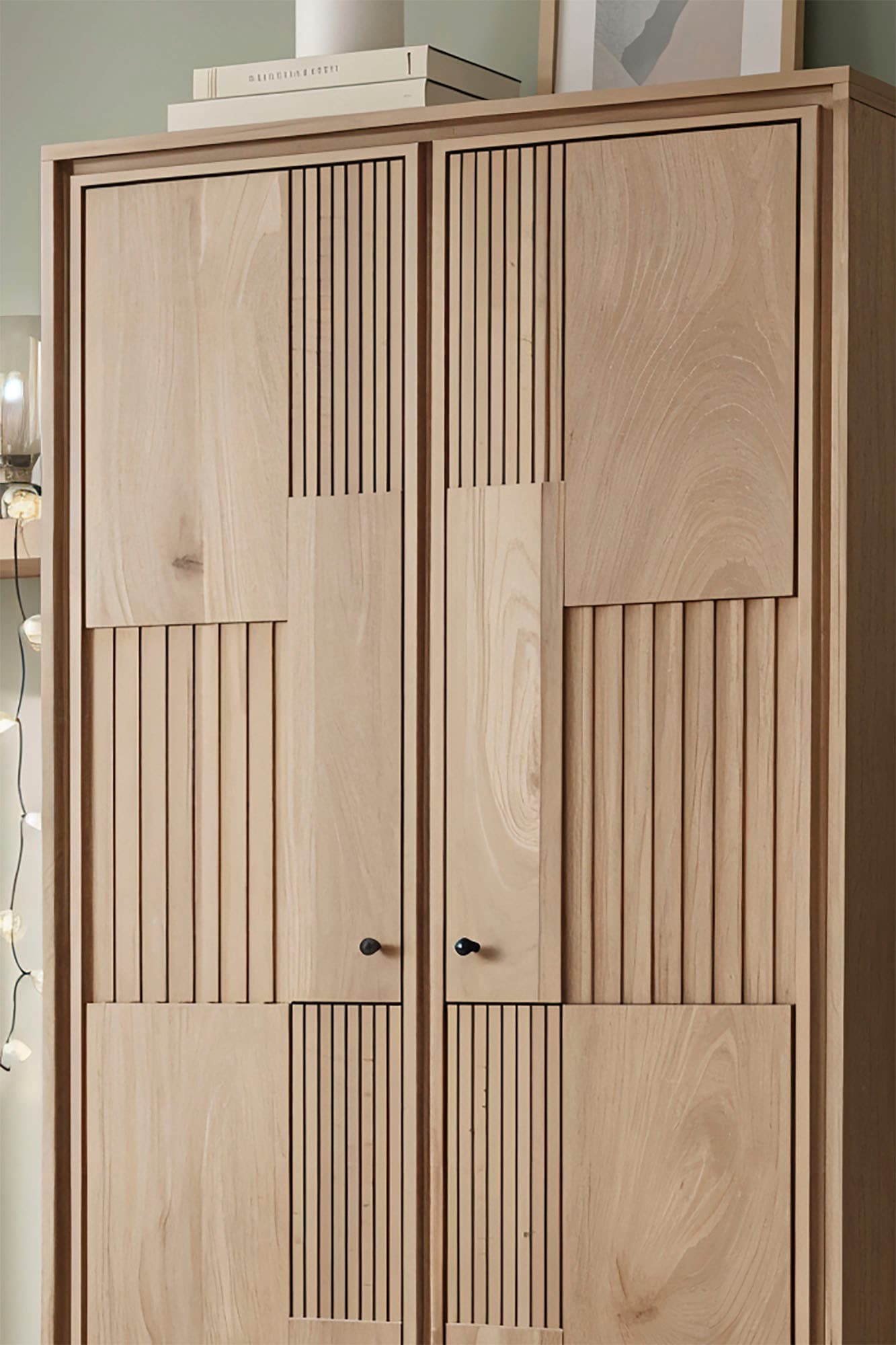 SIT Garderobenschrank »Schrank – Massivholz‑Flurschrank mit variabler Kleiderstange« 1 Stk. tlg. Massivholz‑Garderobenschrank mit variabler Kleiderstange & Böden