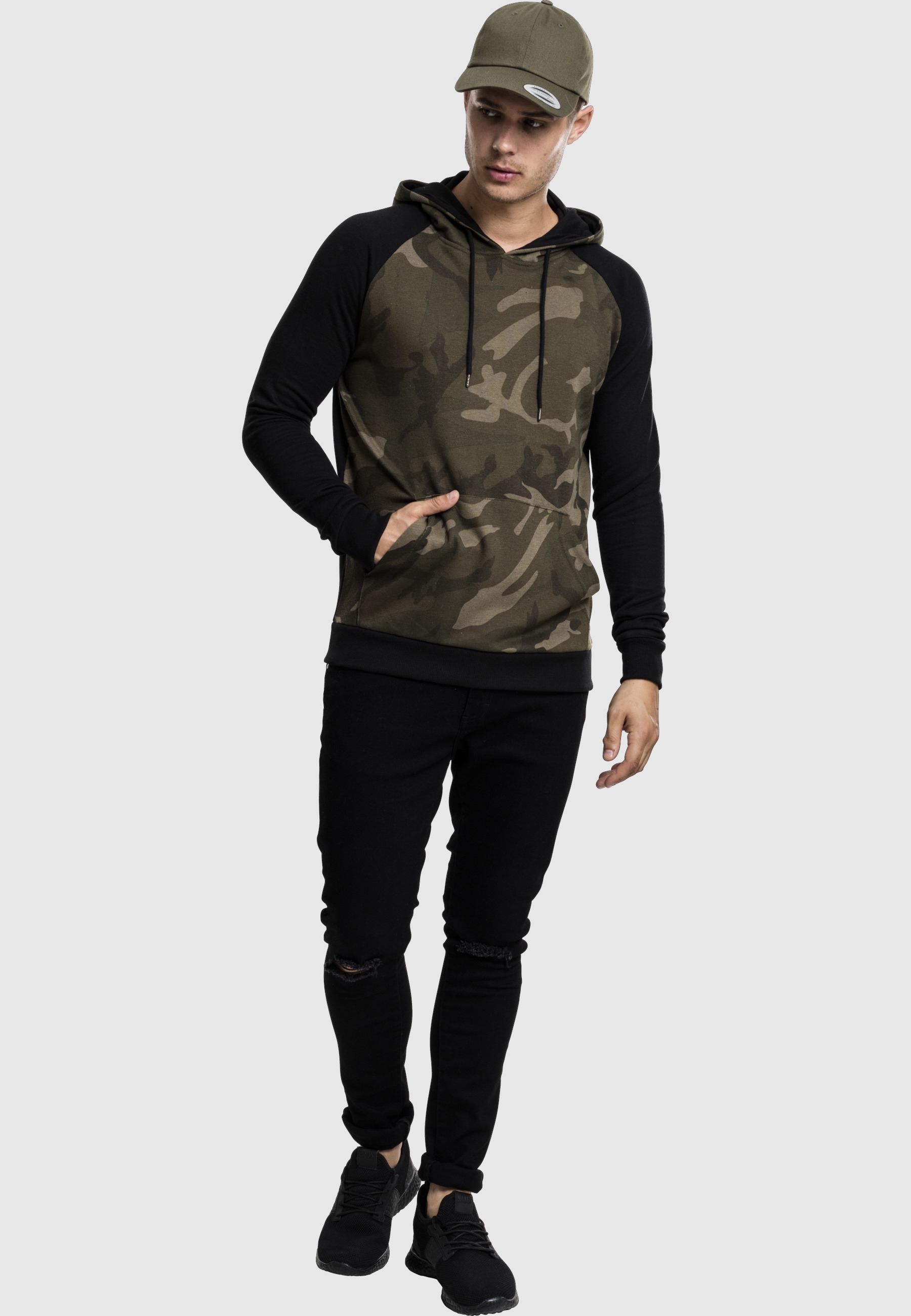 URBAN CLASSICS Rundhalspullover »Urban Classics Herren Camo Contrast Raglan Hoody« 1 Stk.